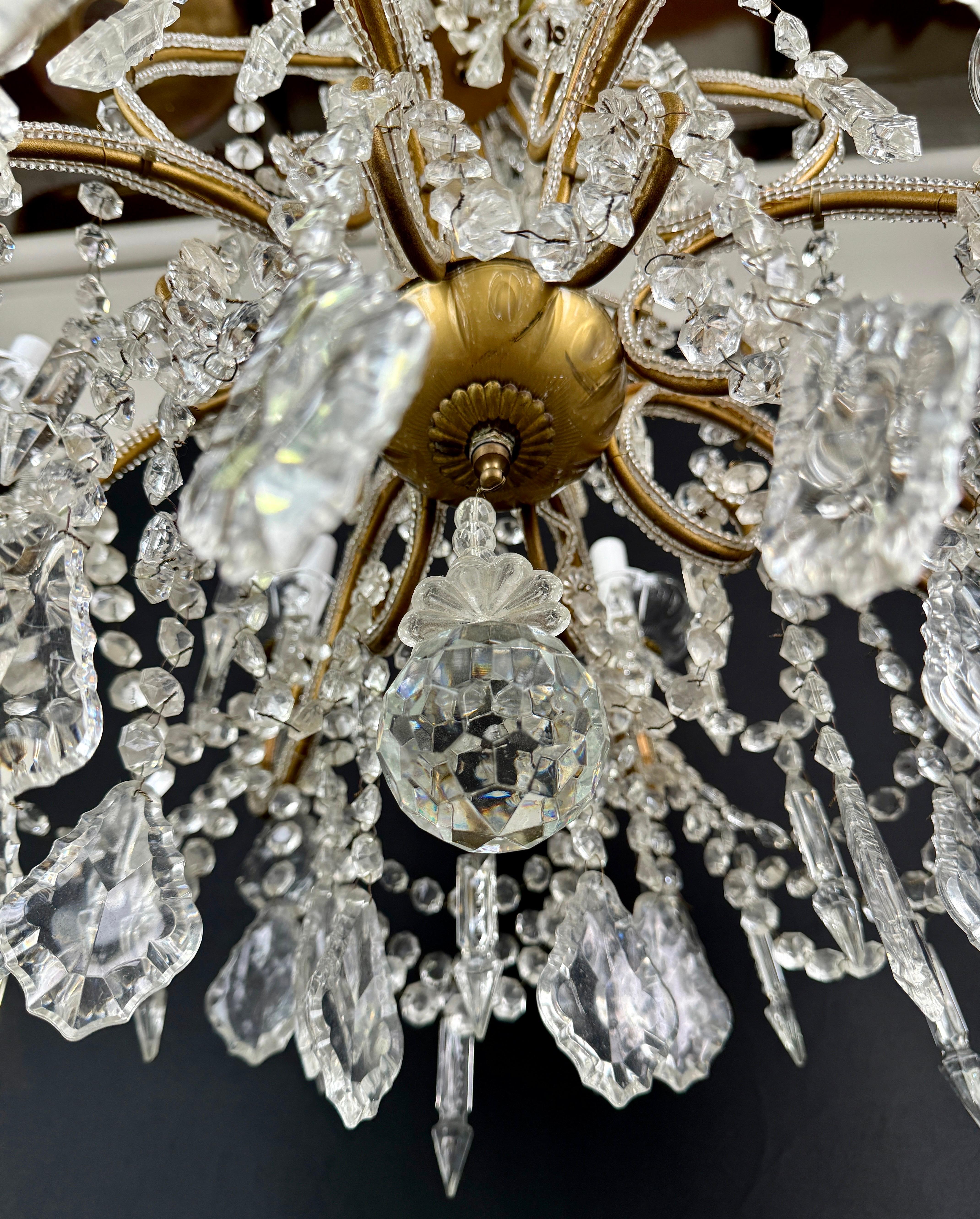 Lustre en cristal taillé de style Louis XV Marie Therese, 8 branches en vente 6