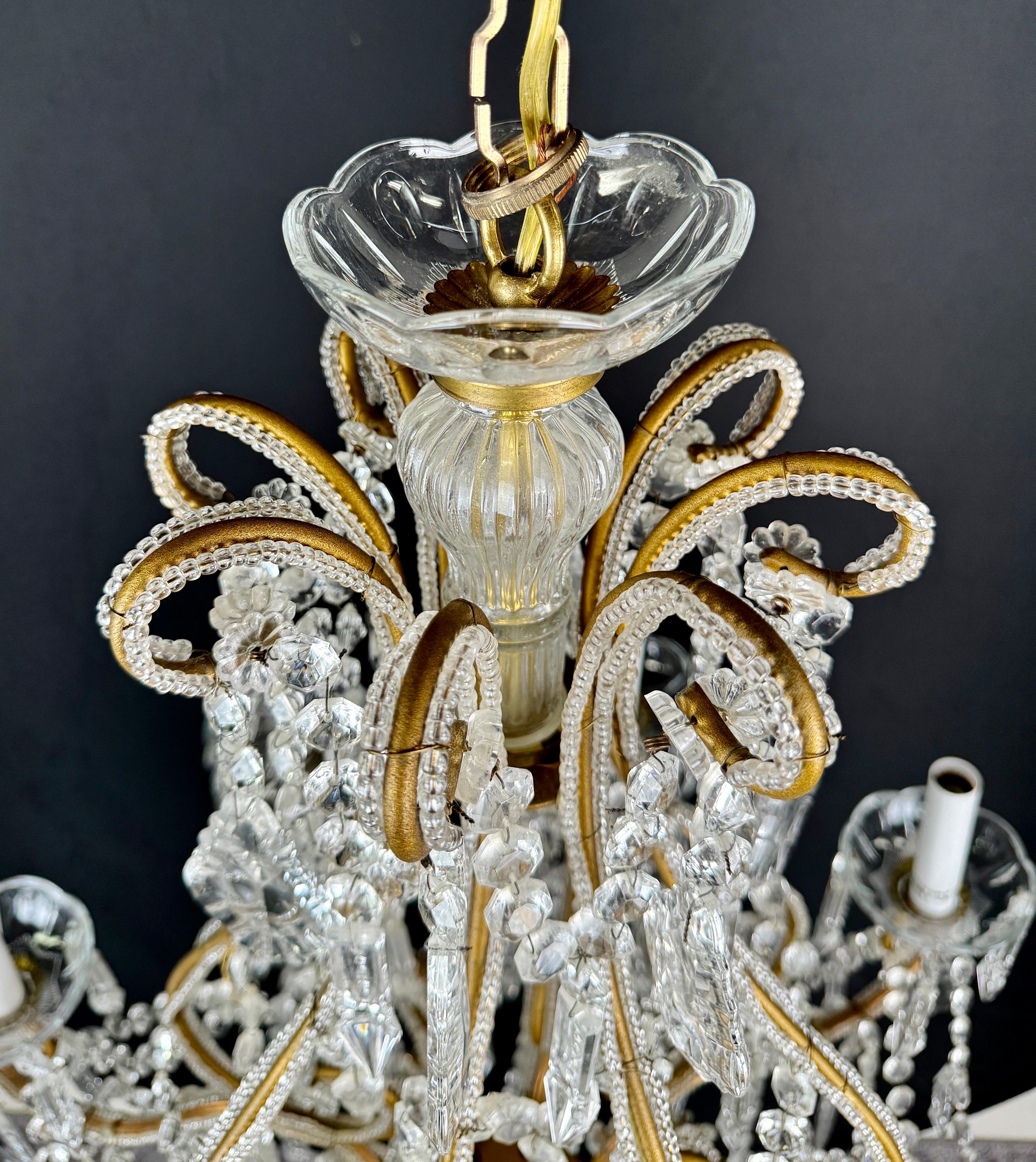 Lustre en cristal taillé de style Louis XV Marie Therese, 8 branches en vente 7