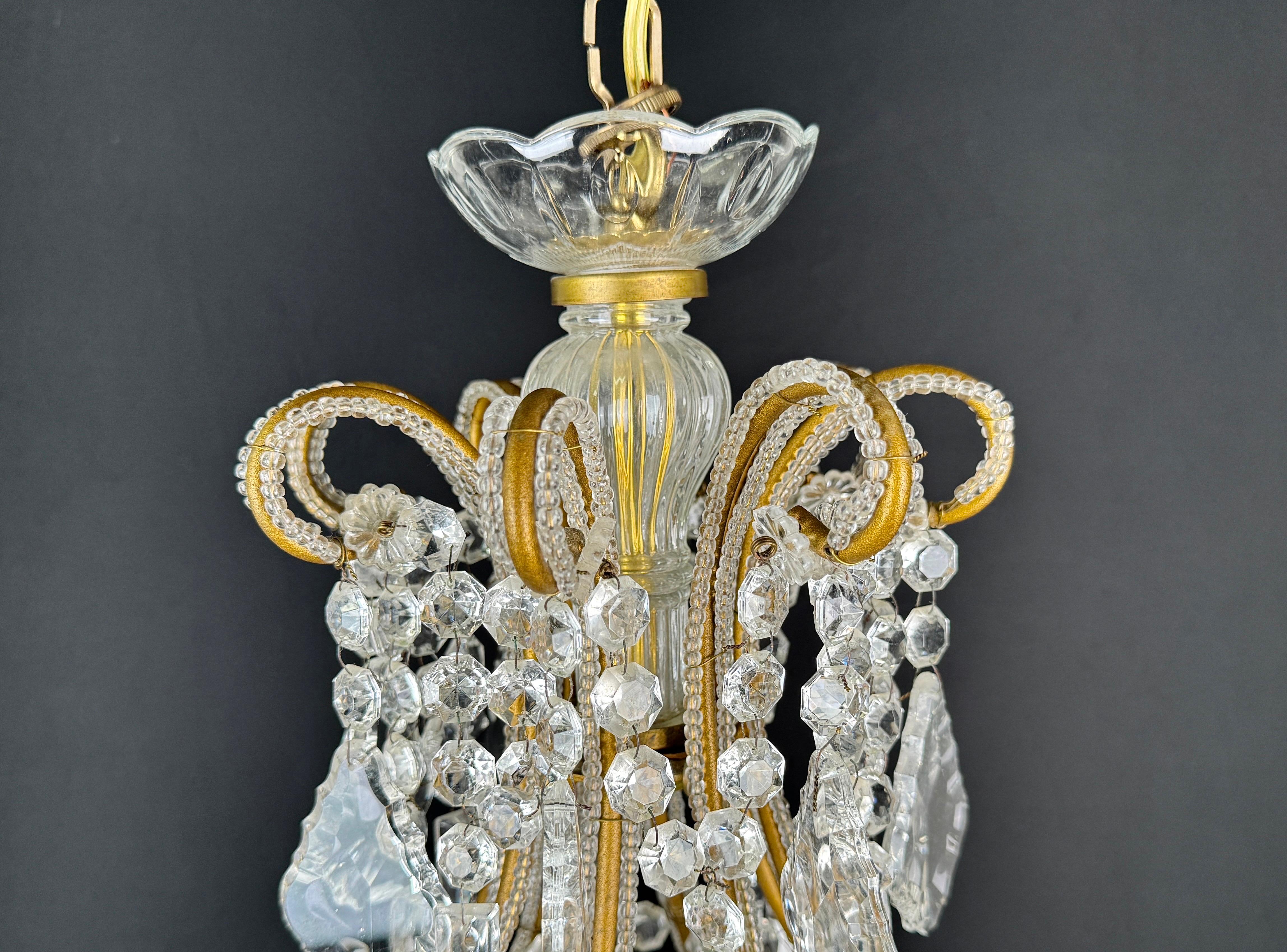 Cristal Lustre en cristal taillé de style Louis XV Marie Therese, 8 branches en vente
