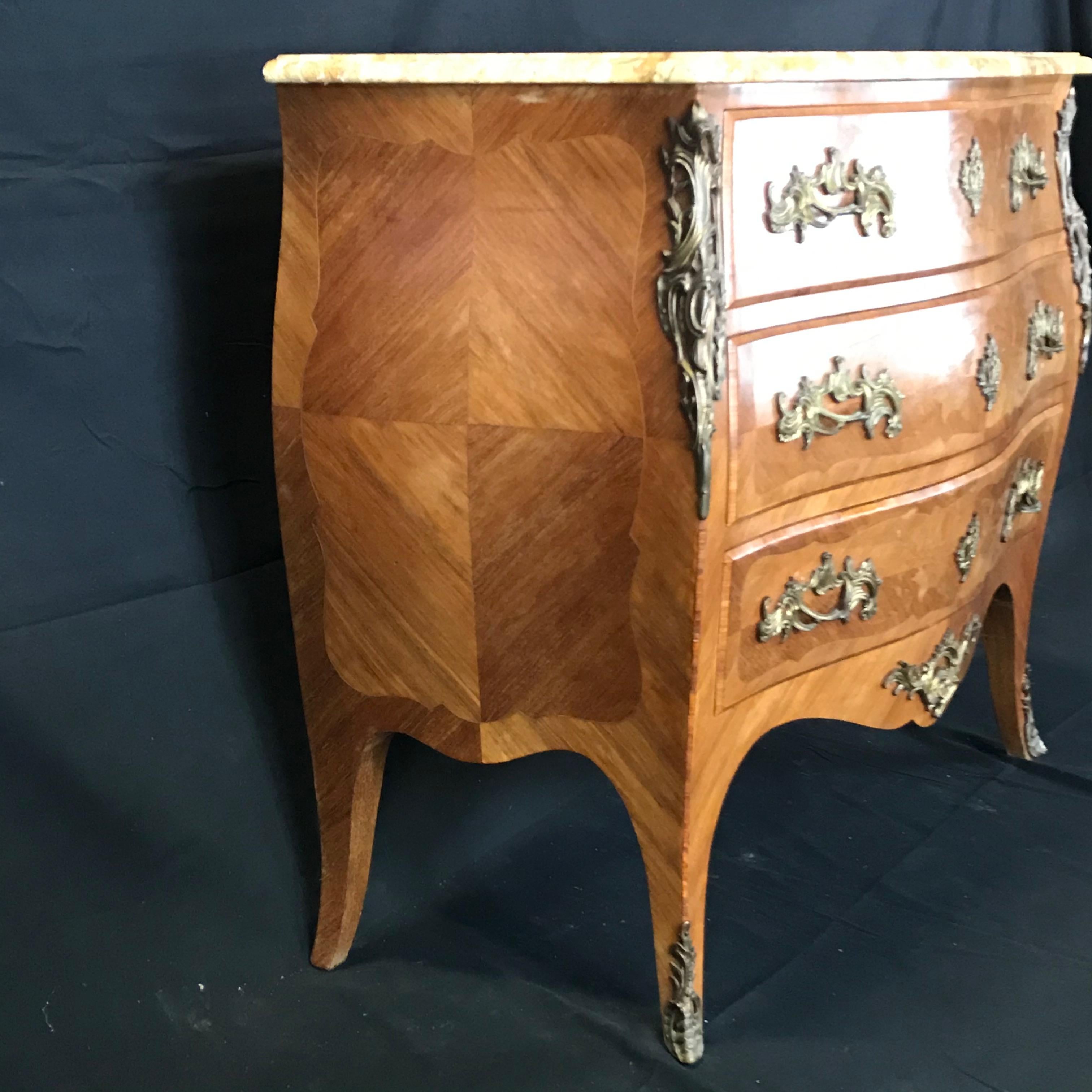 French Louis XV Marquetry 19th Century Walnut Commode with Marble Top For Sale 1