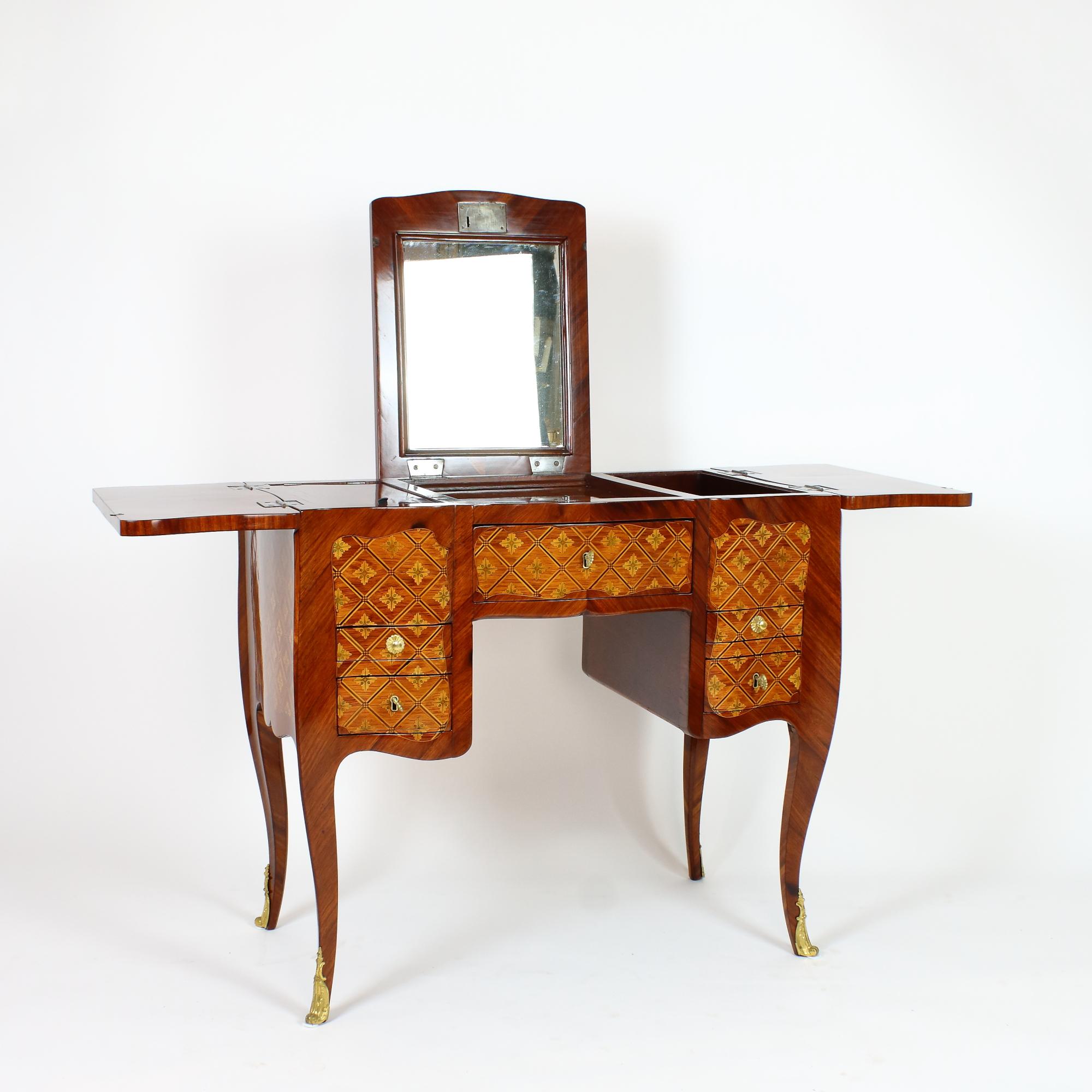 French Louis XV Marquetry Dressing Table Perruquiere, Manner of Pierre Roussel In Good Condition In Berlin, DE
