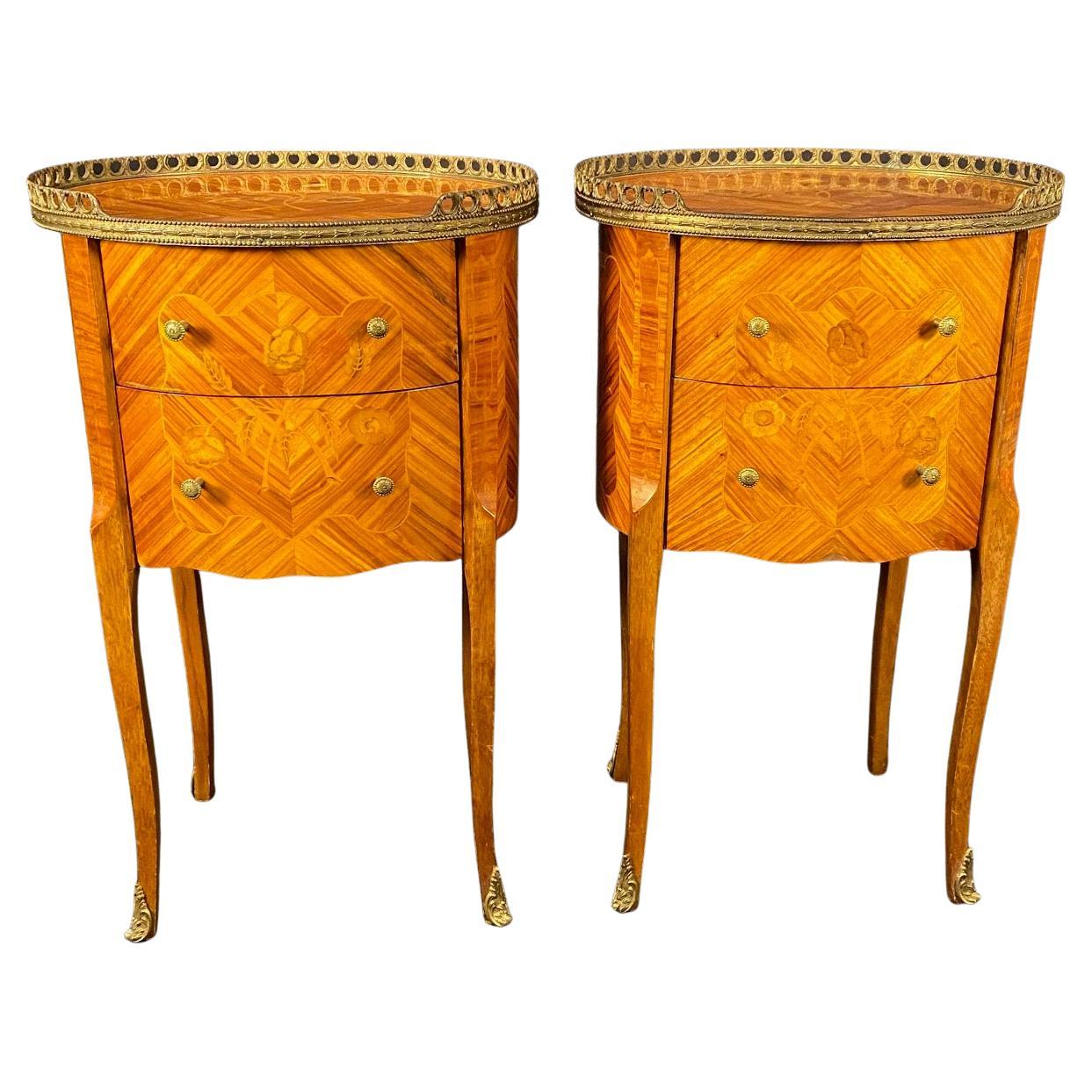 Table de chevet vintage en marqueterie Louis XV