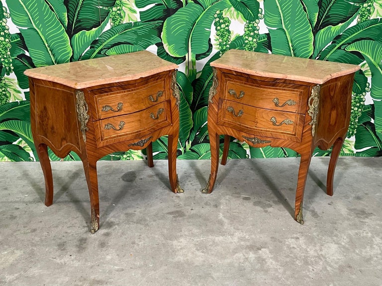 French Louis XV Marquetry Nightstands with Marble Tops, a Pair In Good Condition In Jacksonville, FL