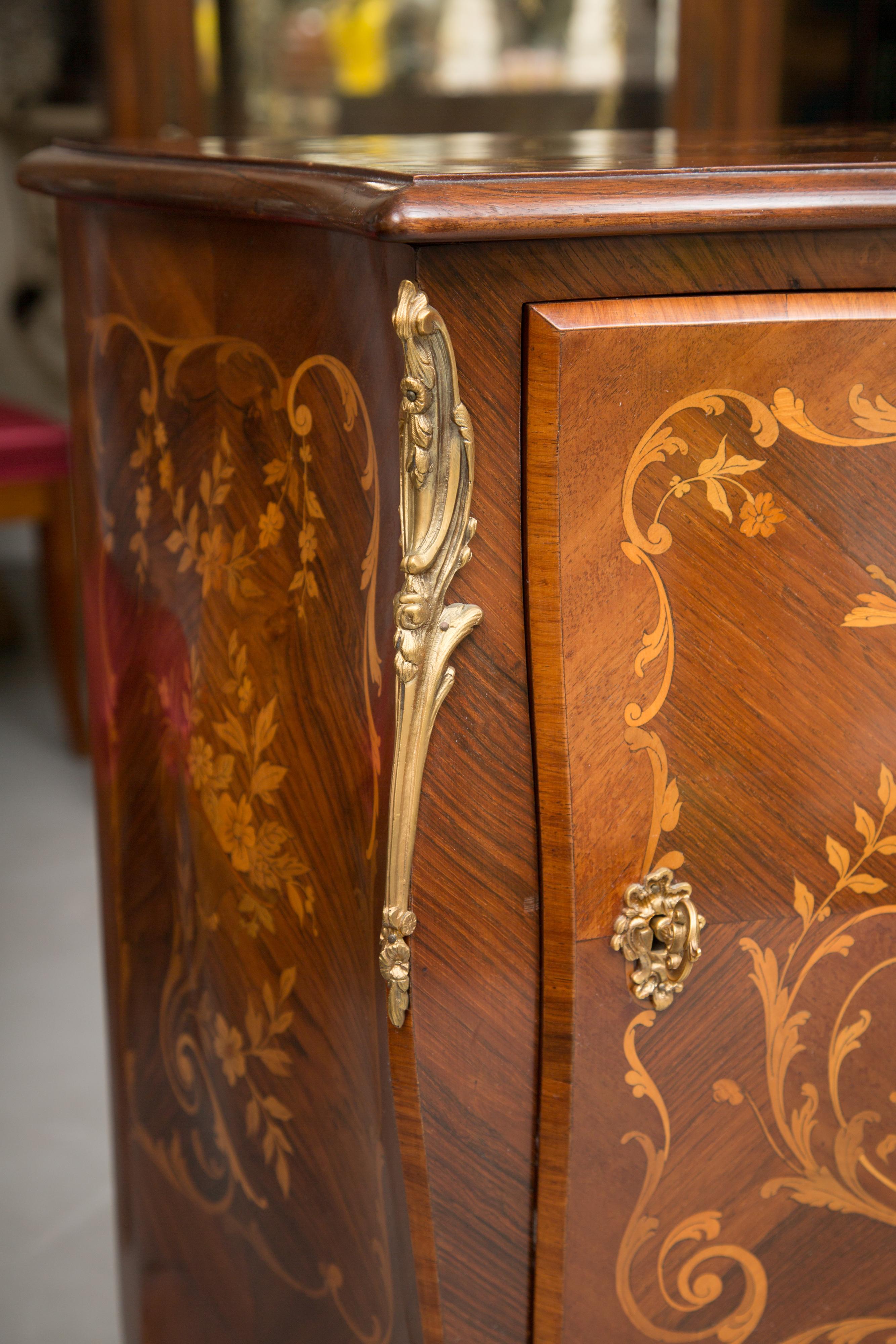 French Louis XV Marquetry Single-Door Cabinet 4