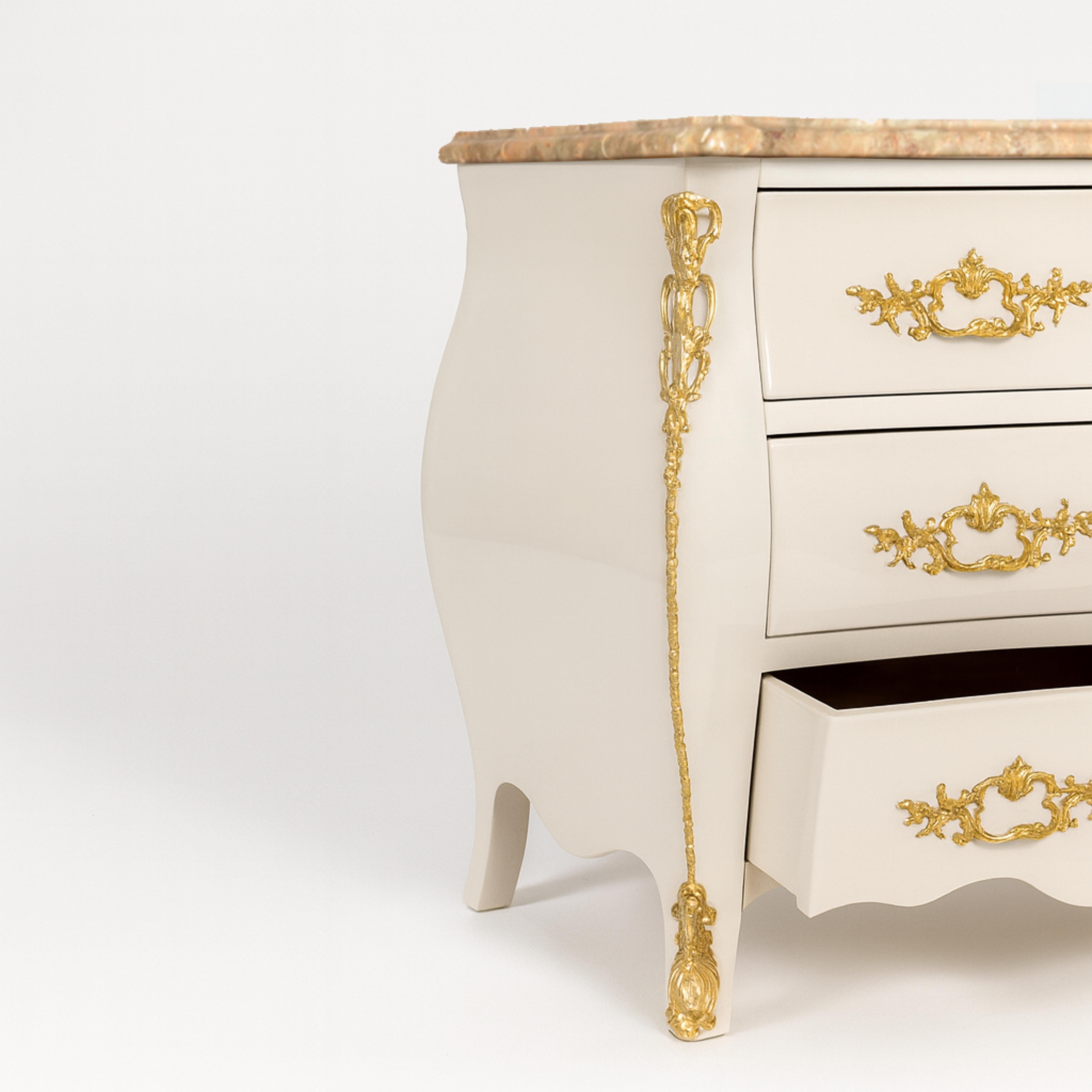 French Louis XV Off White Lacquer Marble-Top Bombe Commode Chest, 19th Century For Sale 2
