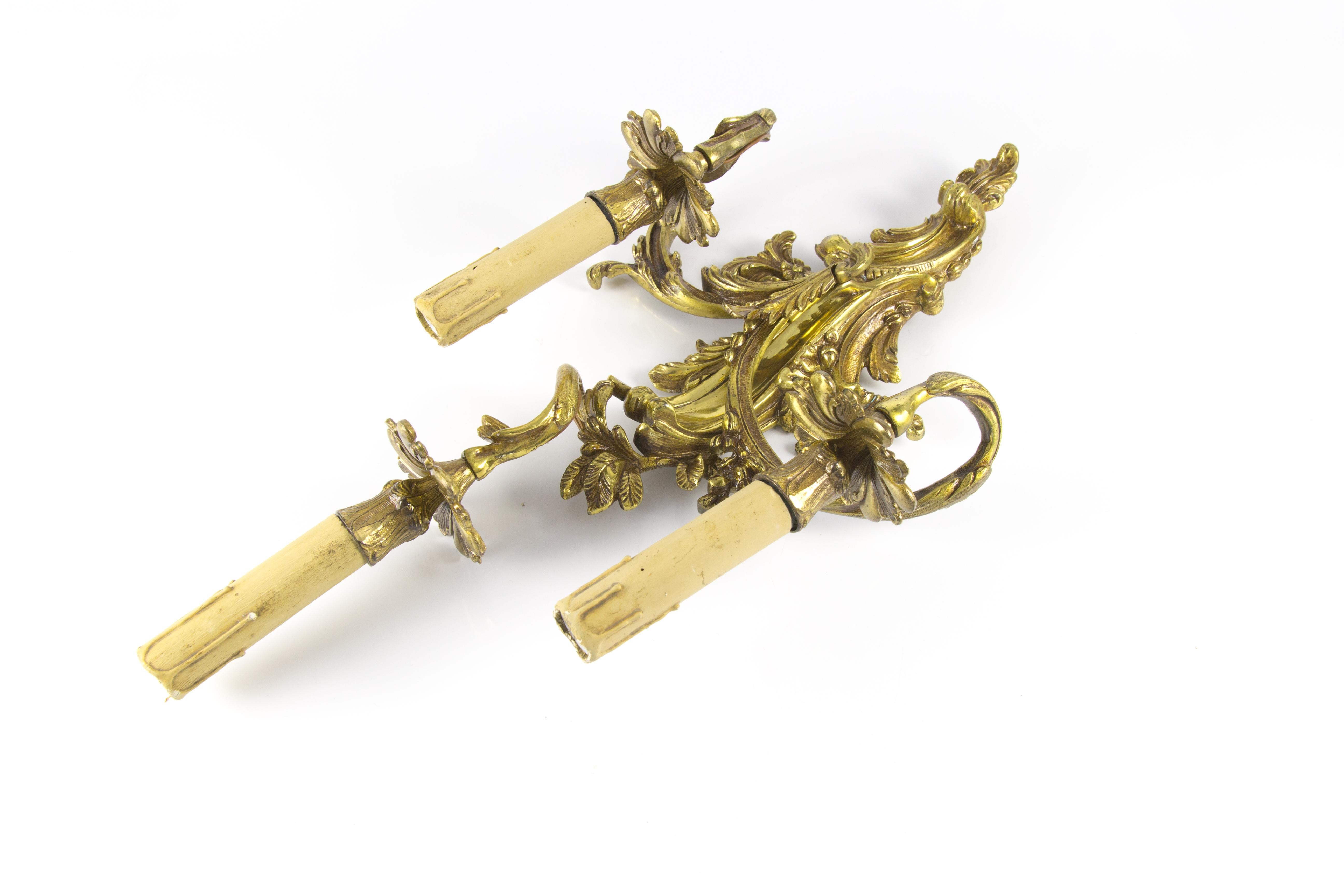 Applique à trois lumières de style Louis XV ou Rococo en bronze doré en vente 5