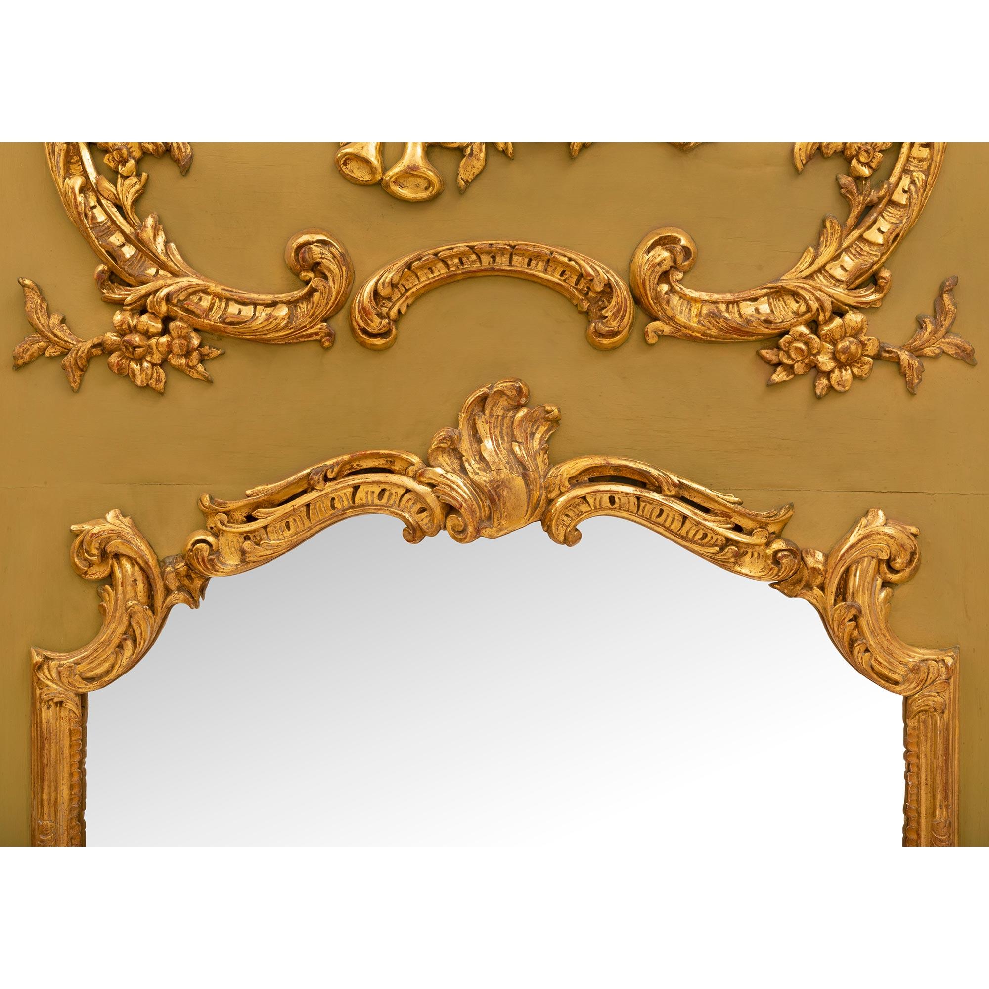 French Louis XV or xvi Style Giltwood Trumeau For Sale 2