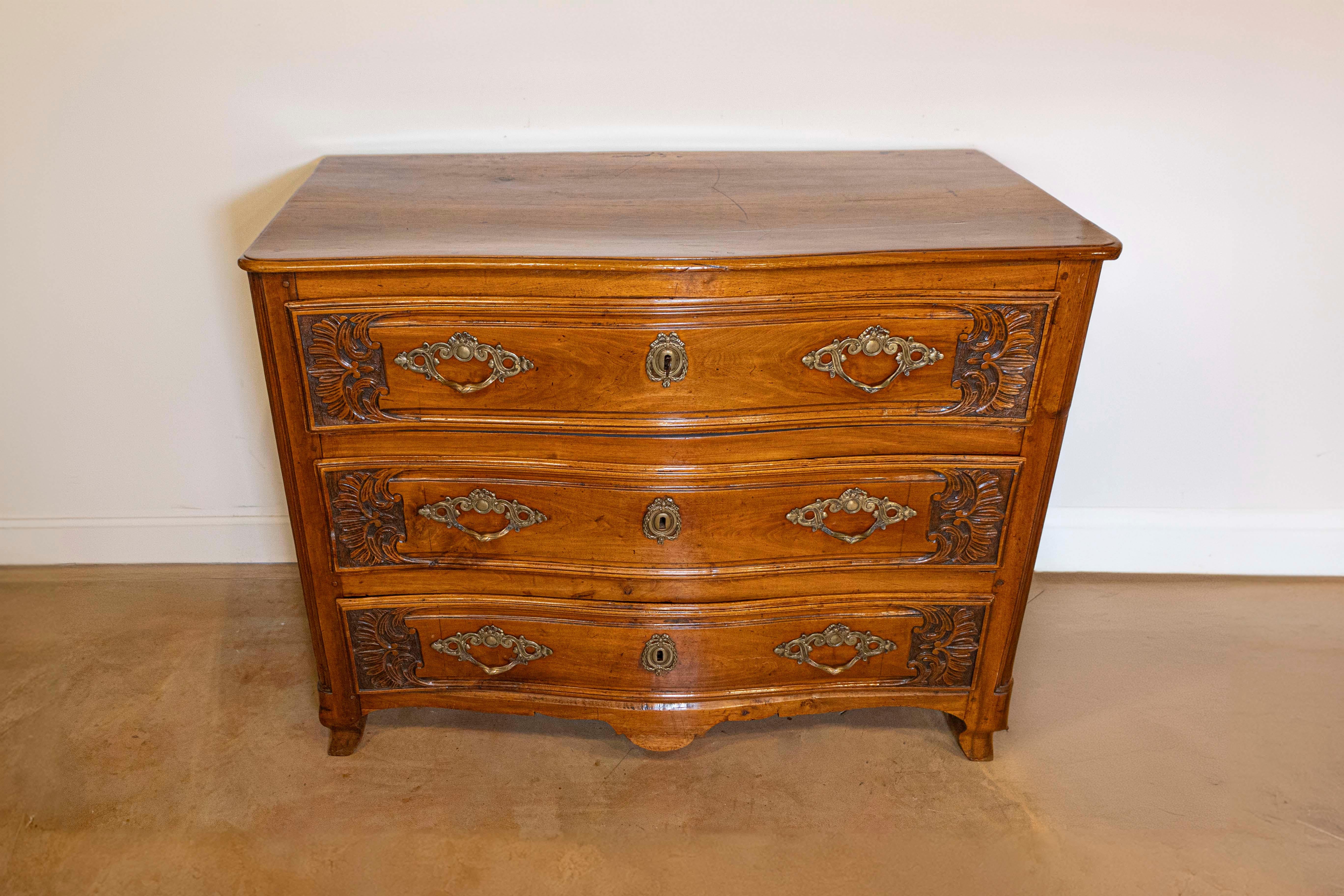 Carved French Louis XV Period 1730s Walnut Three-Drawer Commode from Lyon with Foliage For Sale