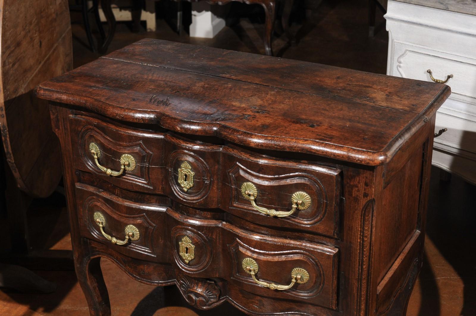 French Louis XV Period 1760s Oak Two-Drawer Commode with Serpentine Front For Sale 8