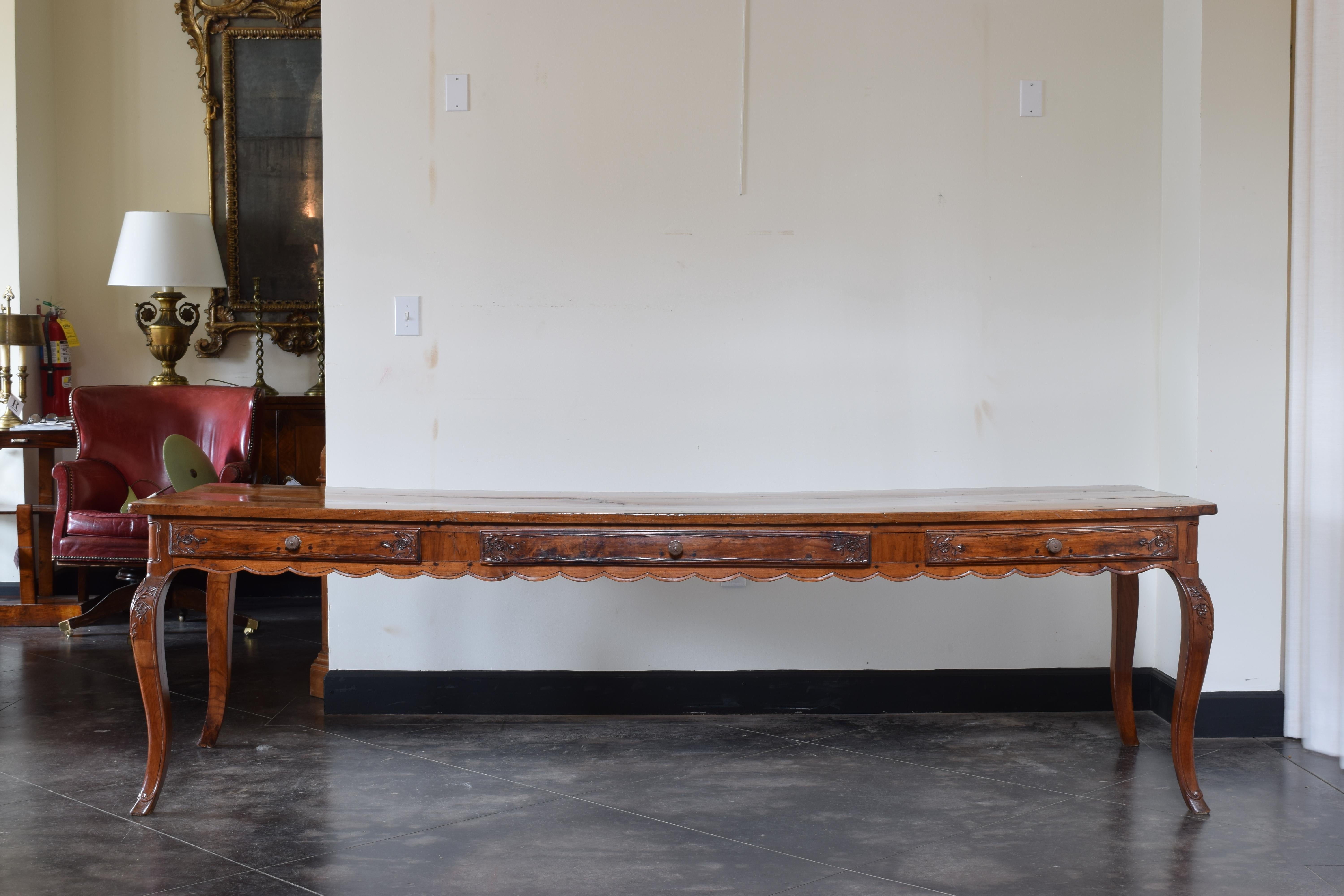 French, Louis XV Period, Carved Walnut 3-Drawer Kitchen/Center Table, mid 18thc In Good Condition For Sale In Atlanta, GA