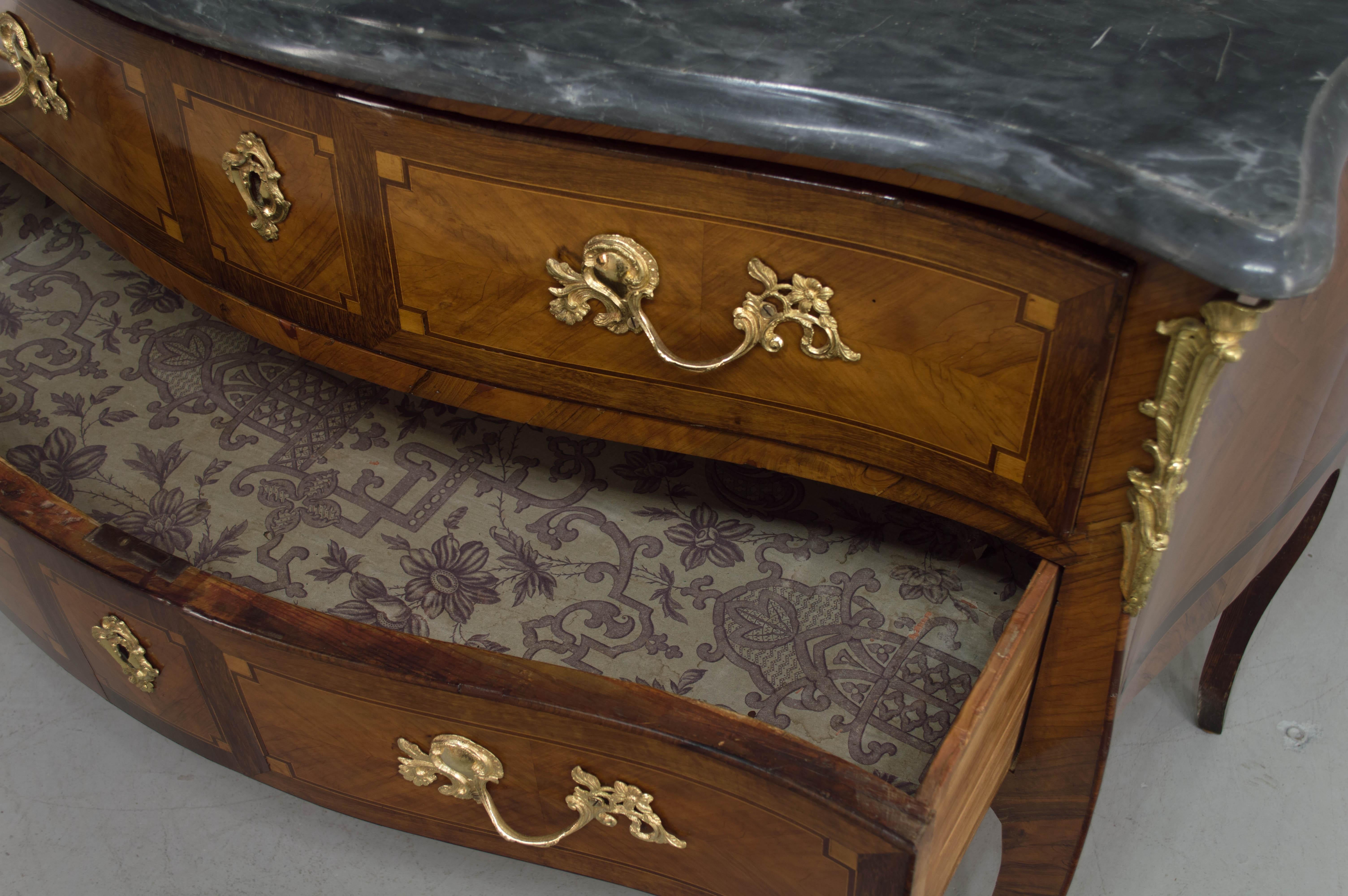 French Louis XV Period Commode or Chest of Drawers In Good Condition For Sale In Winter Park, FL