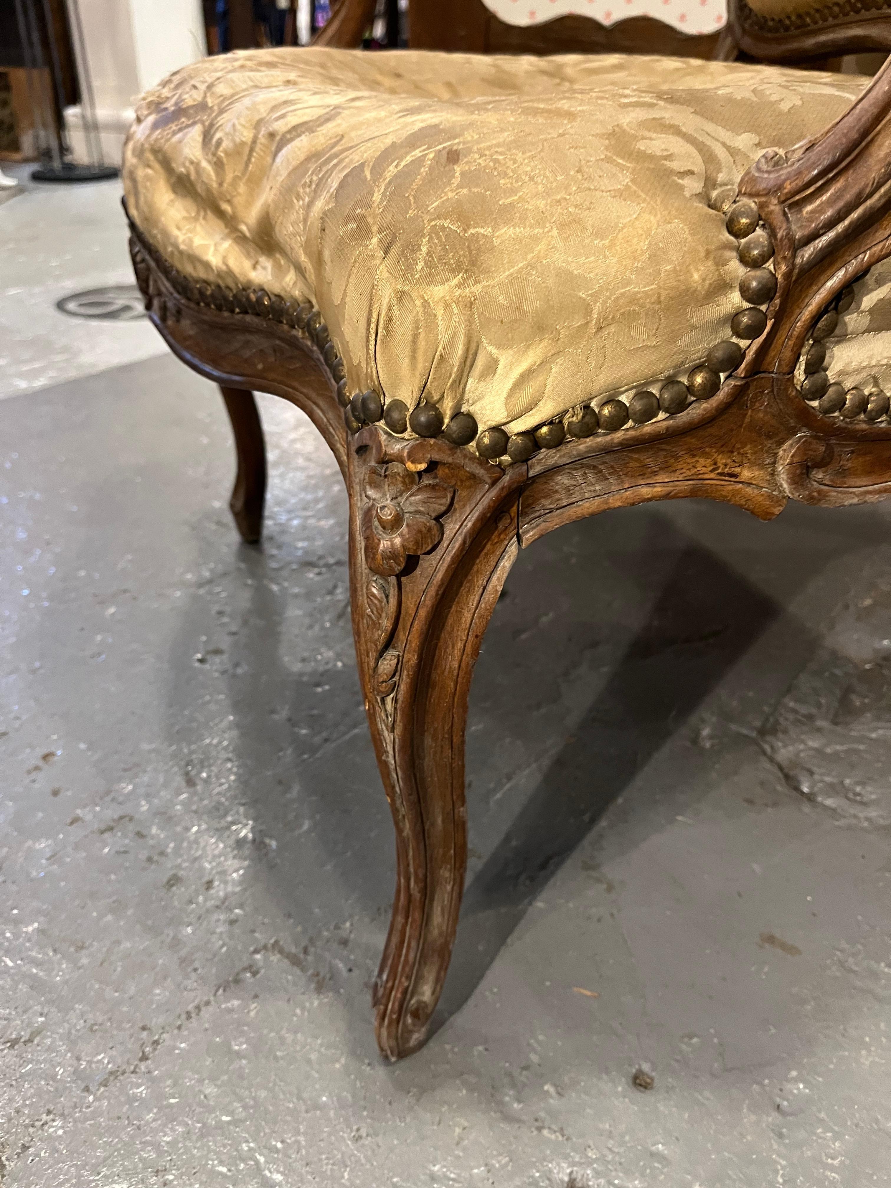 Fauteuil a la Reine francés de época Luis XV en venta 2