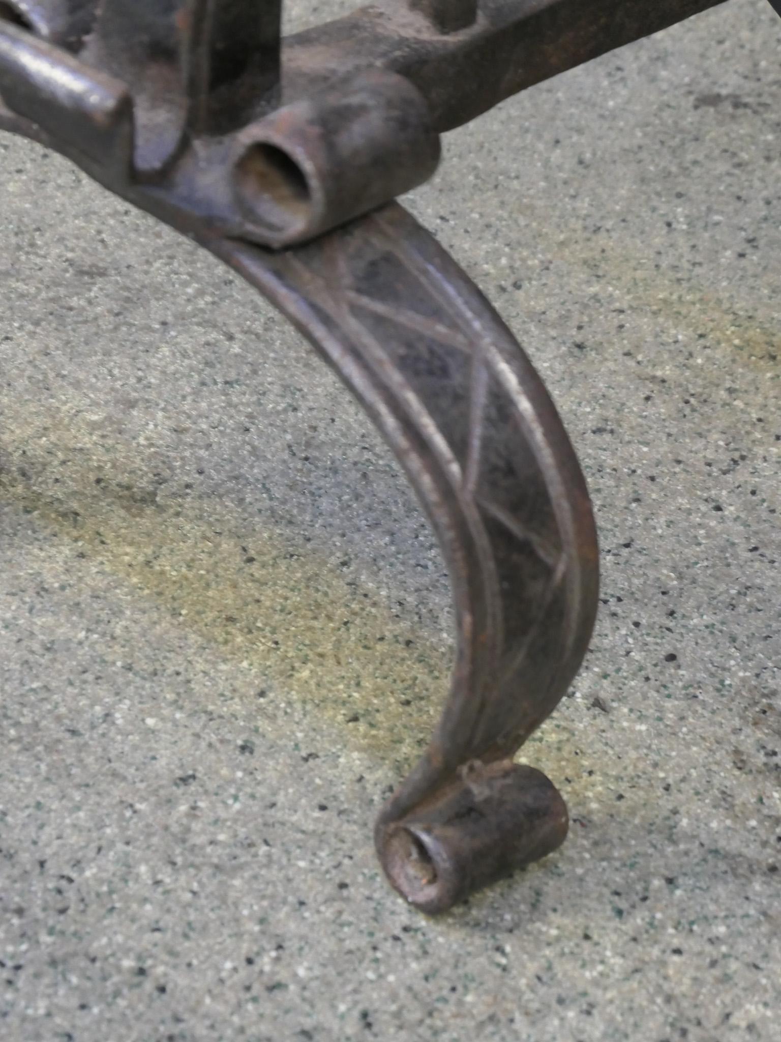 Französischer Kaminrost oder Kaminkorb aus der Louis-XV-Periode, 18. Jahrhundert im Angebot 3