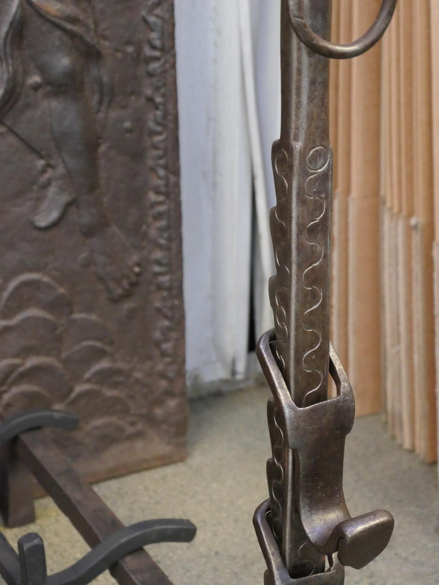Französischer Kaminrost oder Kaminkorb aus der Louis-XV-Periode, 18. Jahrhundert im Angebot 4