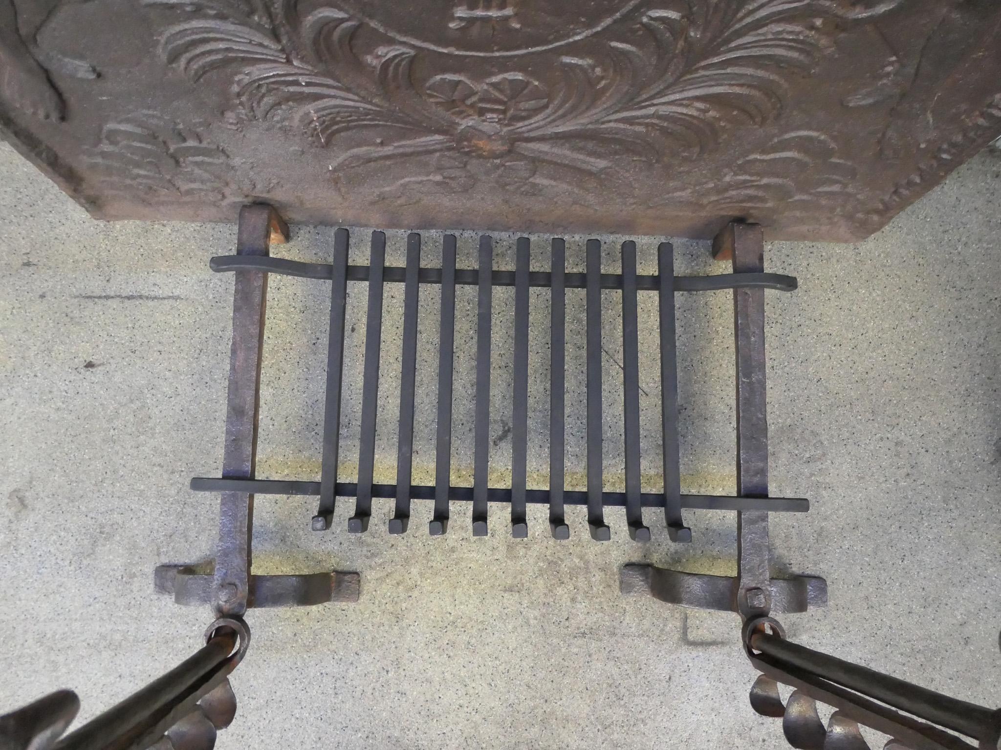 Französischer Kaminrost oder Kaminkorb aus der Louis-XV-Periode, 18. Jahrhundert im Angebot 6