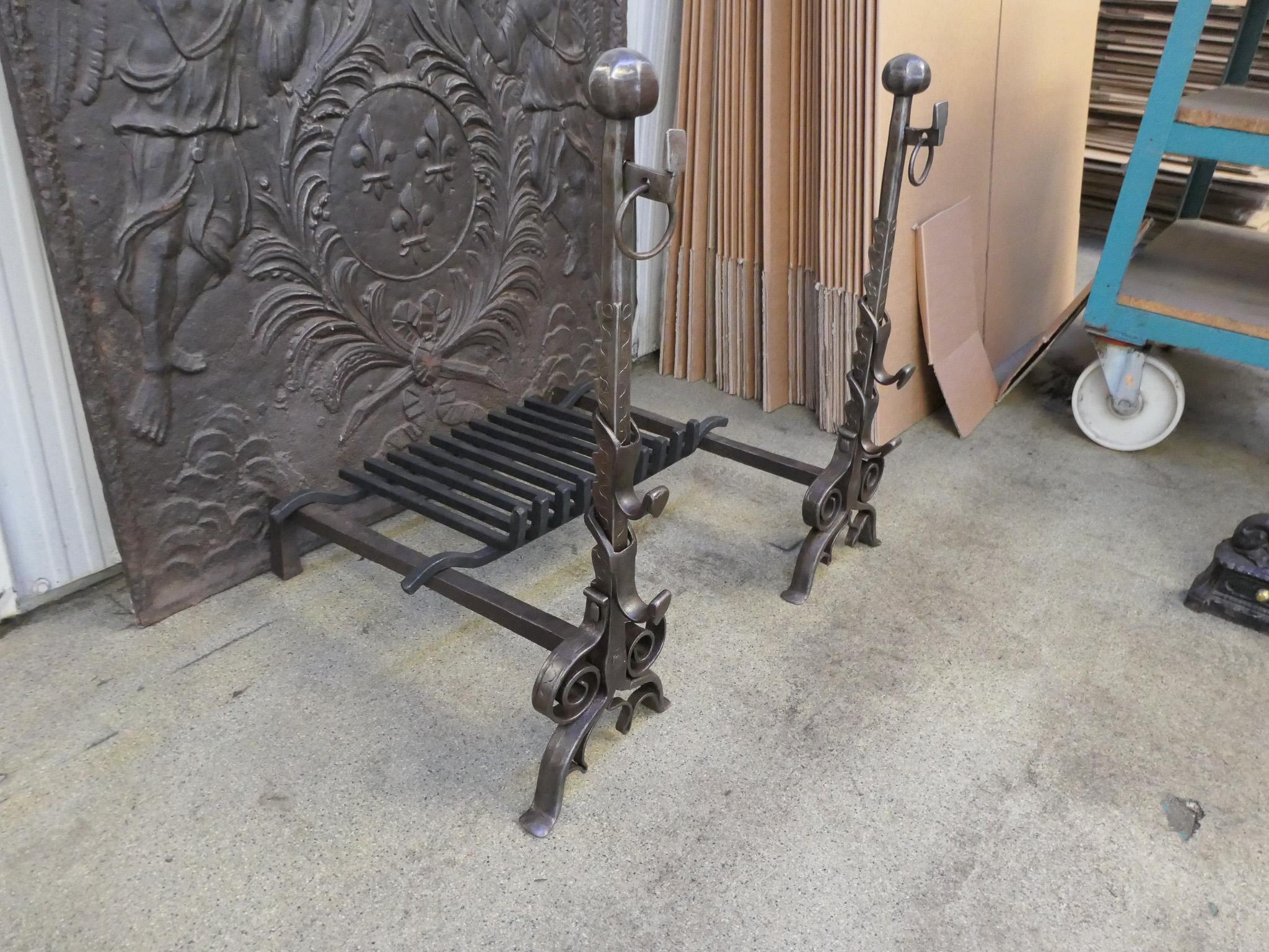Französischer Kaminrost oder Kaminkorb aus der Louis-XV-Periode, 18. Jahrhundert im Angebot 8