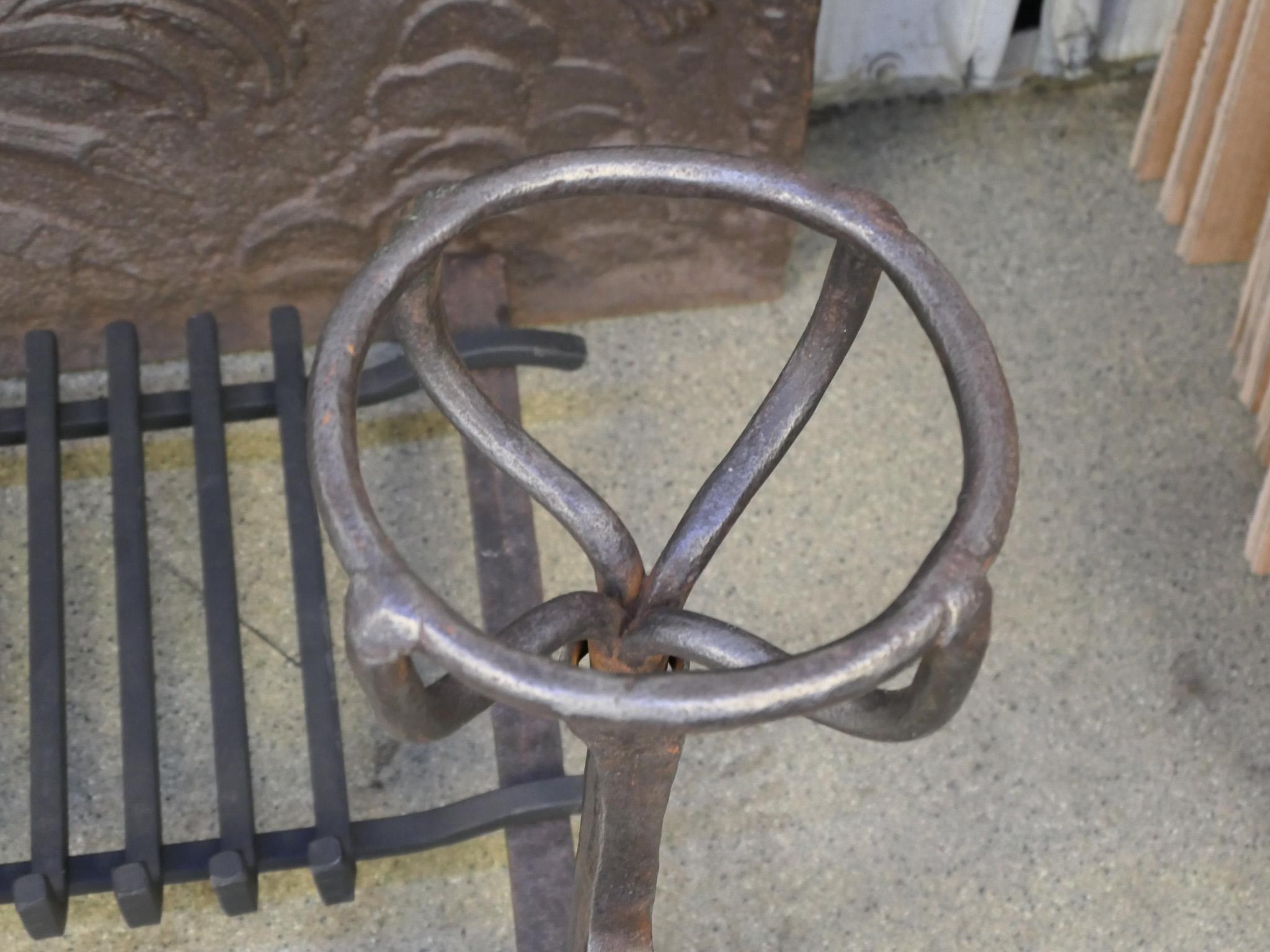 Französischer Kaminrost oder Kaminkorb aus der Louis-XV-Periode, 18. Jahrhundert im Zustand „Gut“ im Angebot in Soest, NL