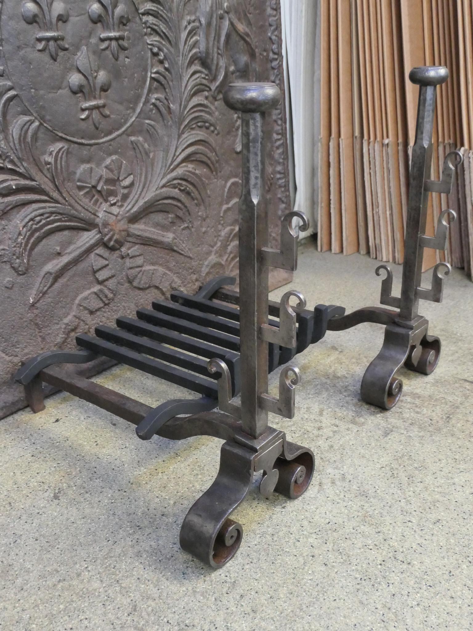 XVIIIe siècle et antérieur Grille de cheminée ou panier à feu d'époque Louis XV, 18ème siècle en vente