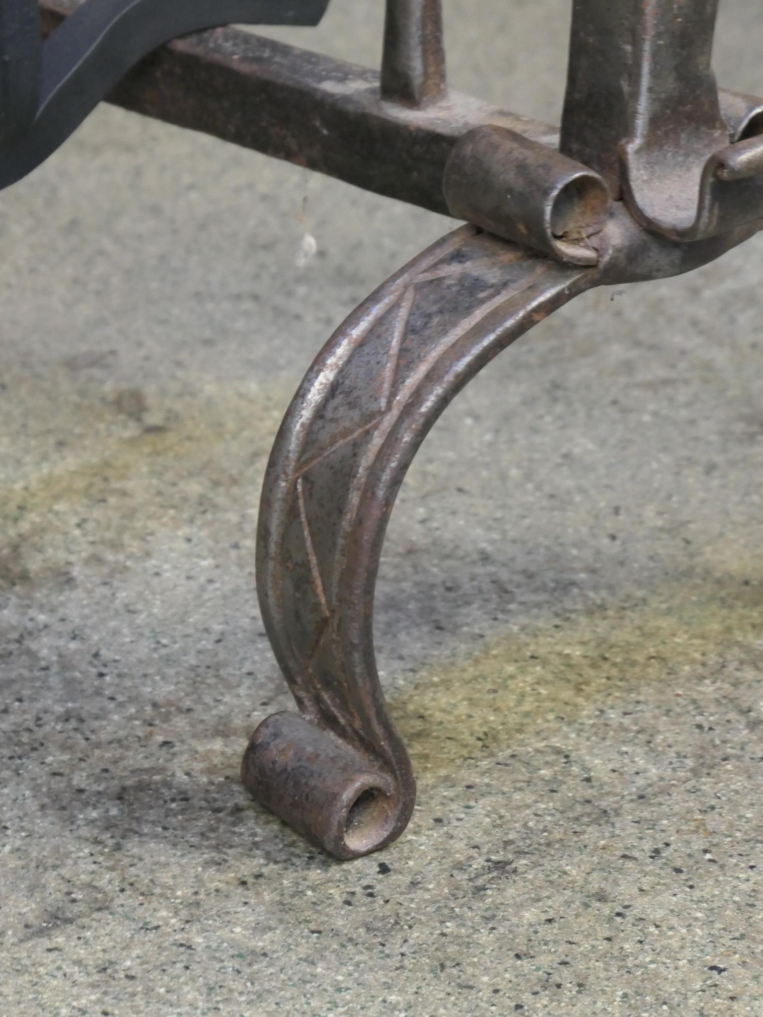 Französischer Kaminrost oder Kaminkorb aus der Louis-XV-Periode, 18. Jahrhundert im Angebot 1