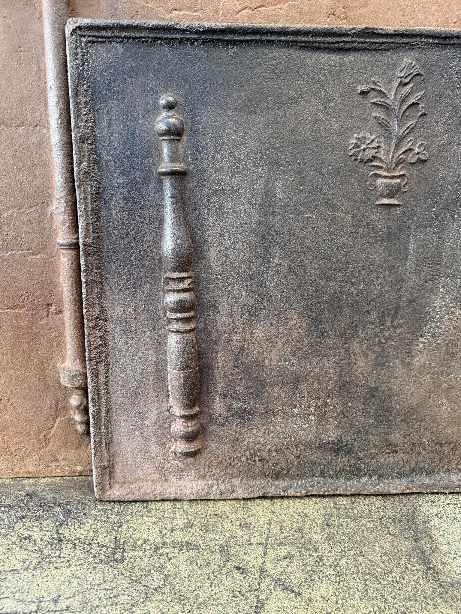French Louis XV Period 'Flower Basket' Fireback / Backsplash, 18th Century For Sale 3