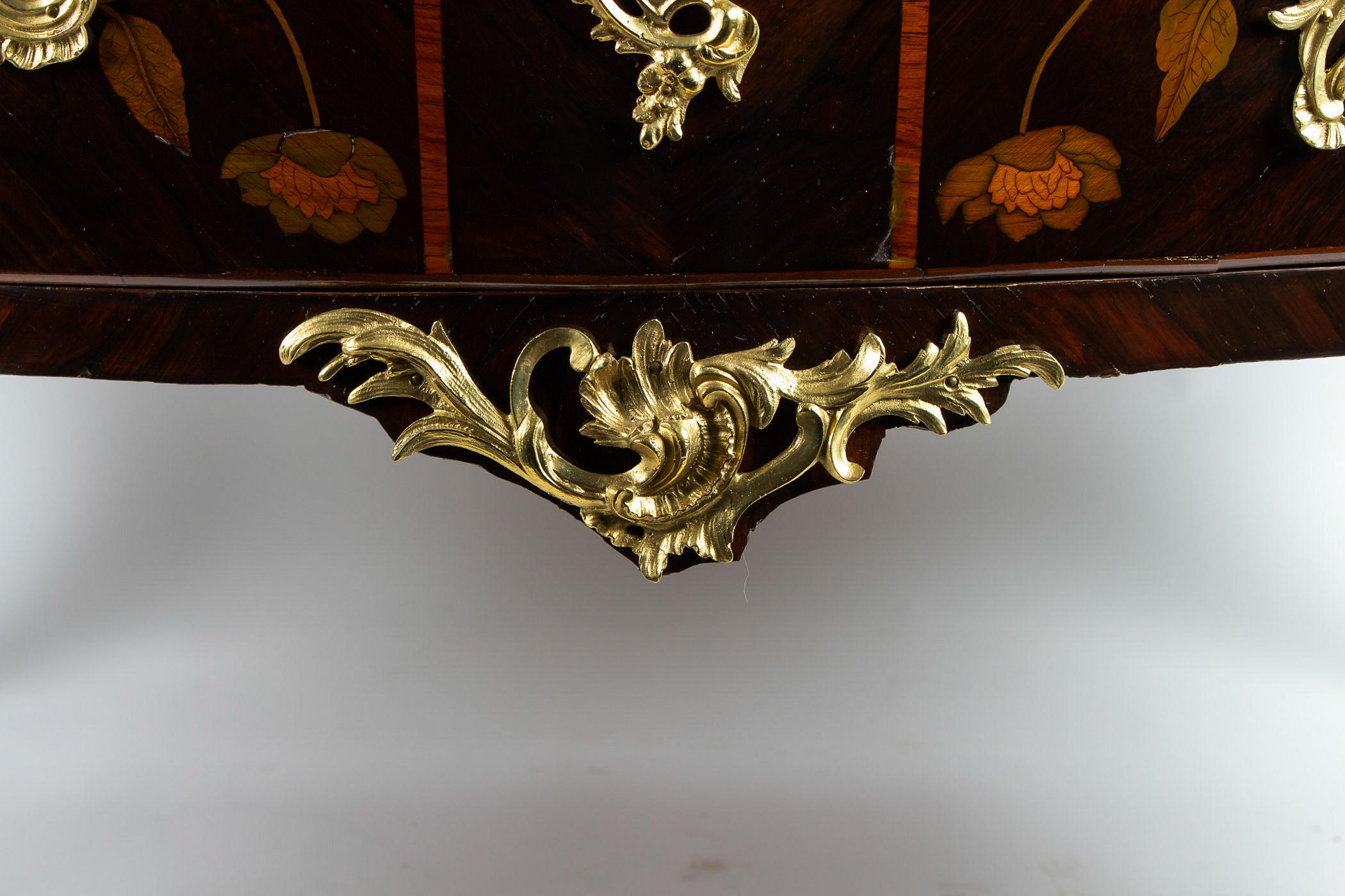 French Louis XV Period Flowers Marquetry Commode, circa 1740-1750 For Sale 3