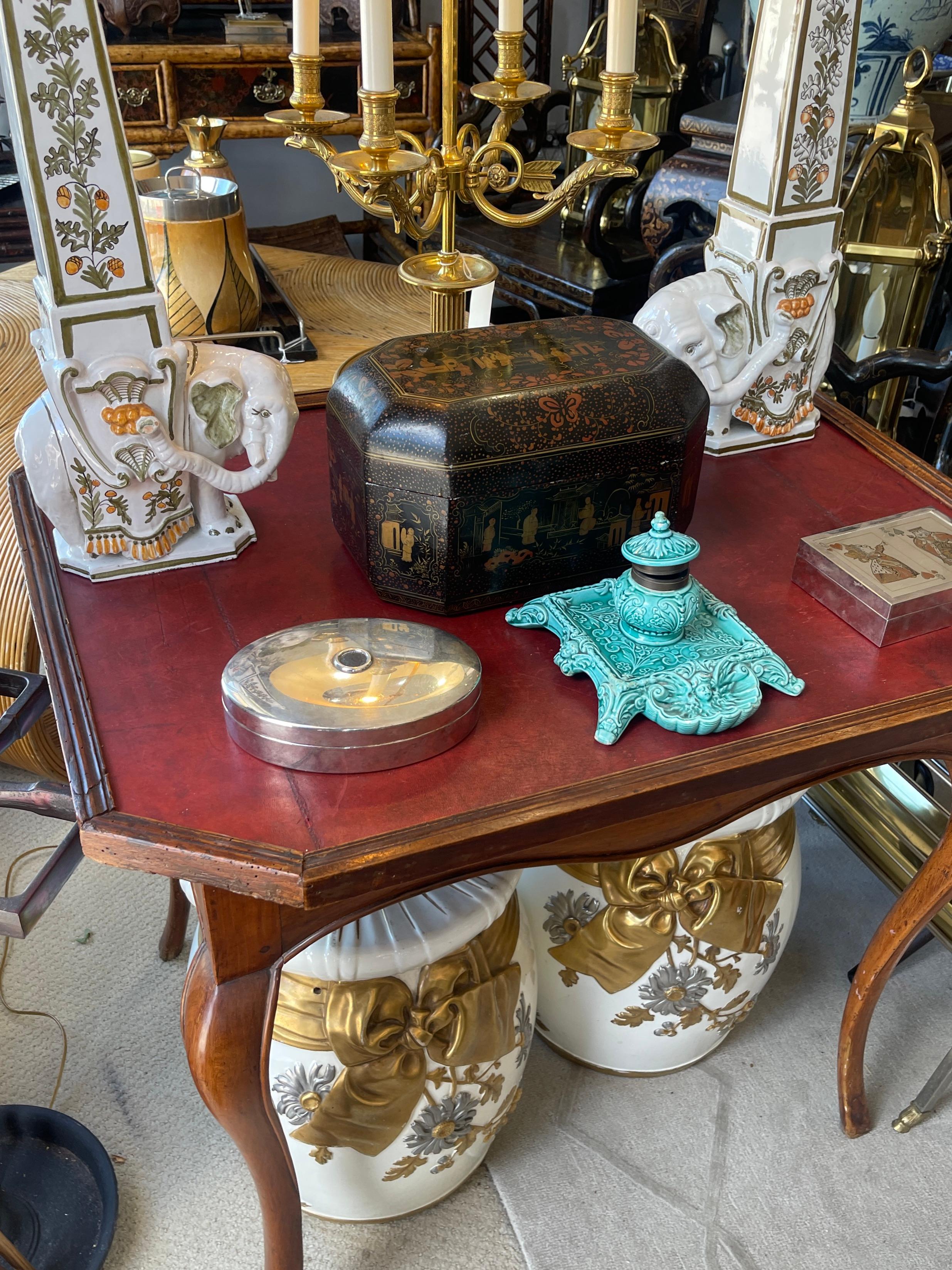 Table de jeu d'époque Louis XV avec plateau en cuir rouge d'origine, 18e siècle en vente 1