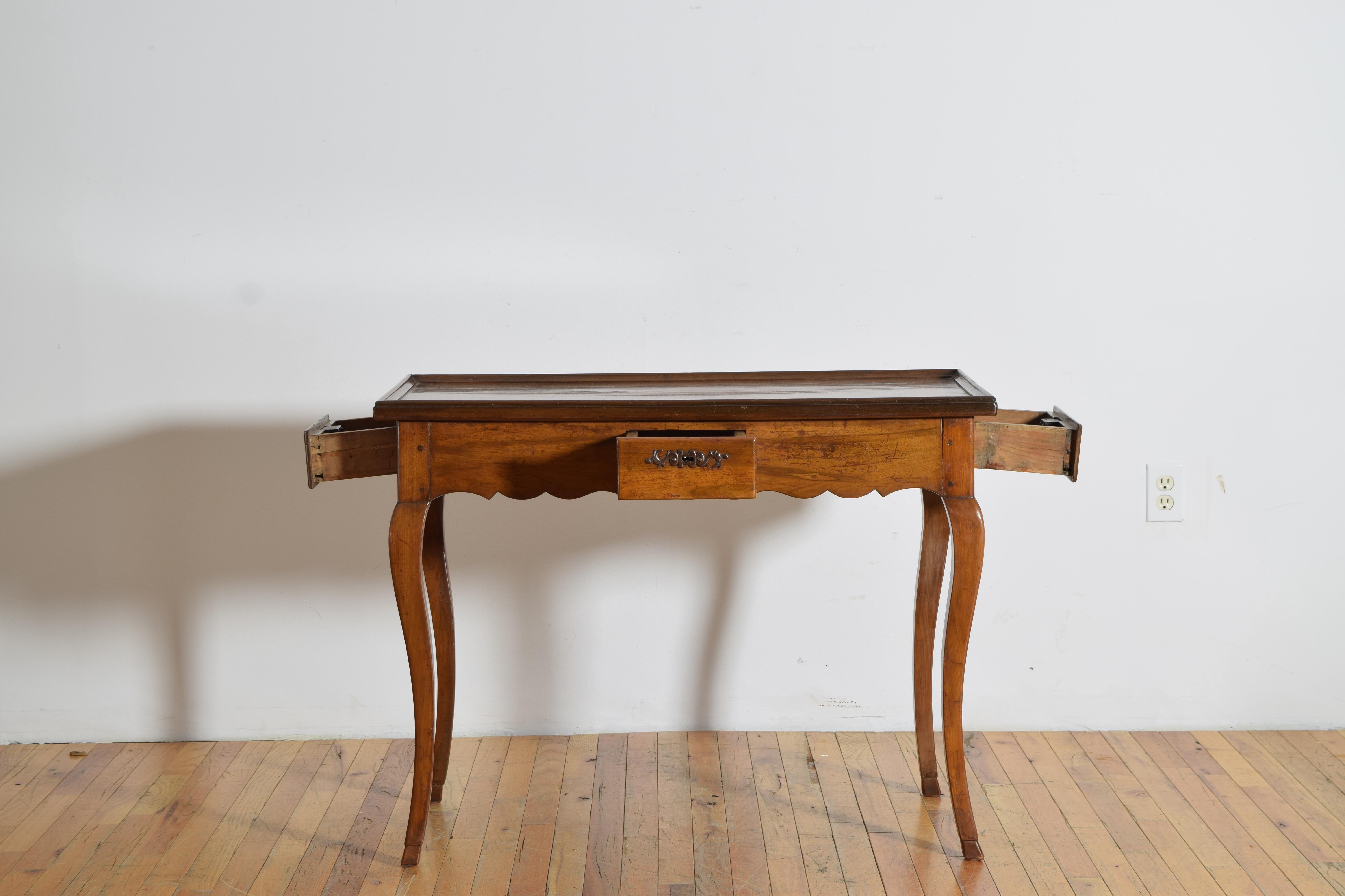 18th Century French Louis XV Period Shaped Walnut 3-Drawer Table, mid 18th century For Sale