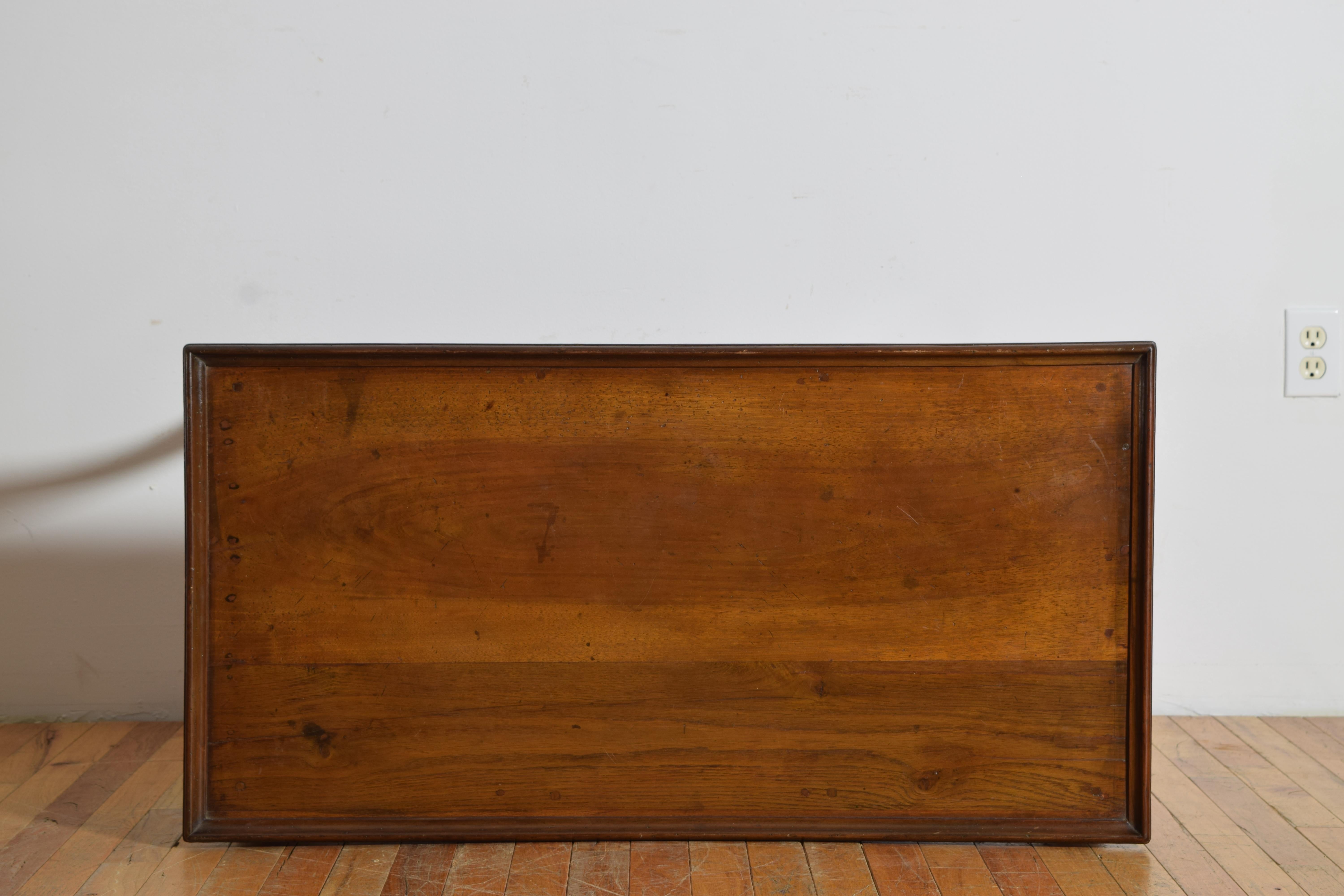 French Louis XV Period Shaped Walnut 3-Drawer Table, mid 18th century For Sale 4