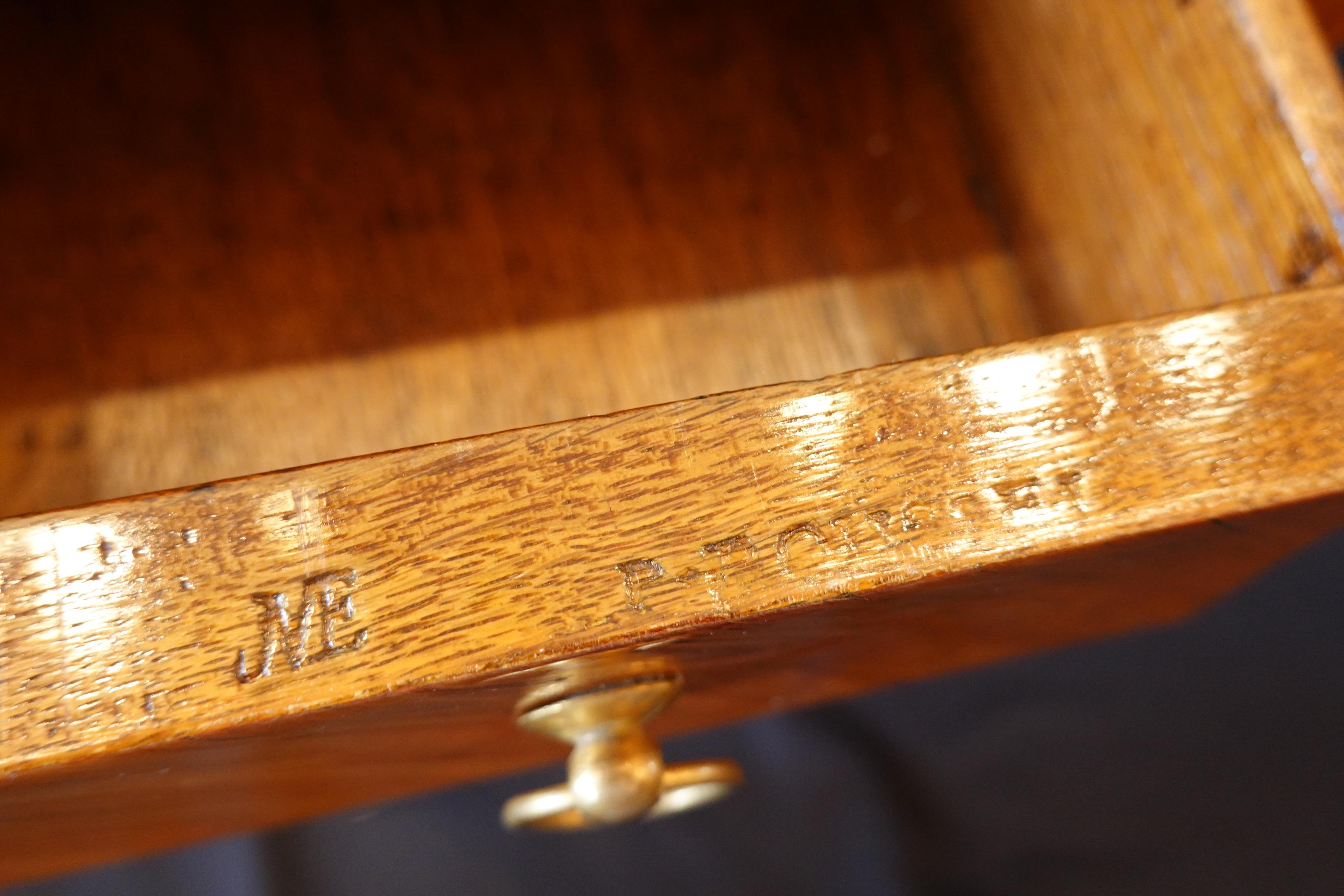 Mesa francesa Tric Trac o Backgammon de época Luis XV con el sello P. Roussel en venta 12
