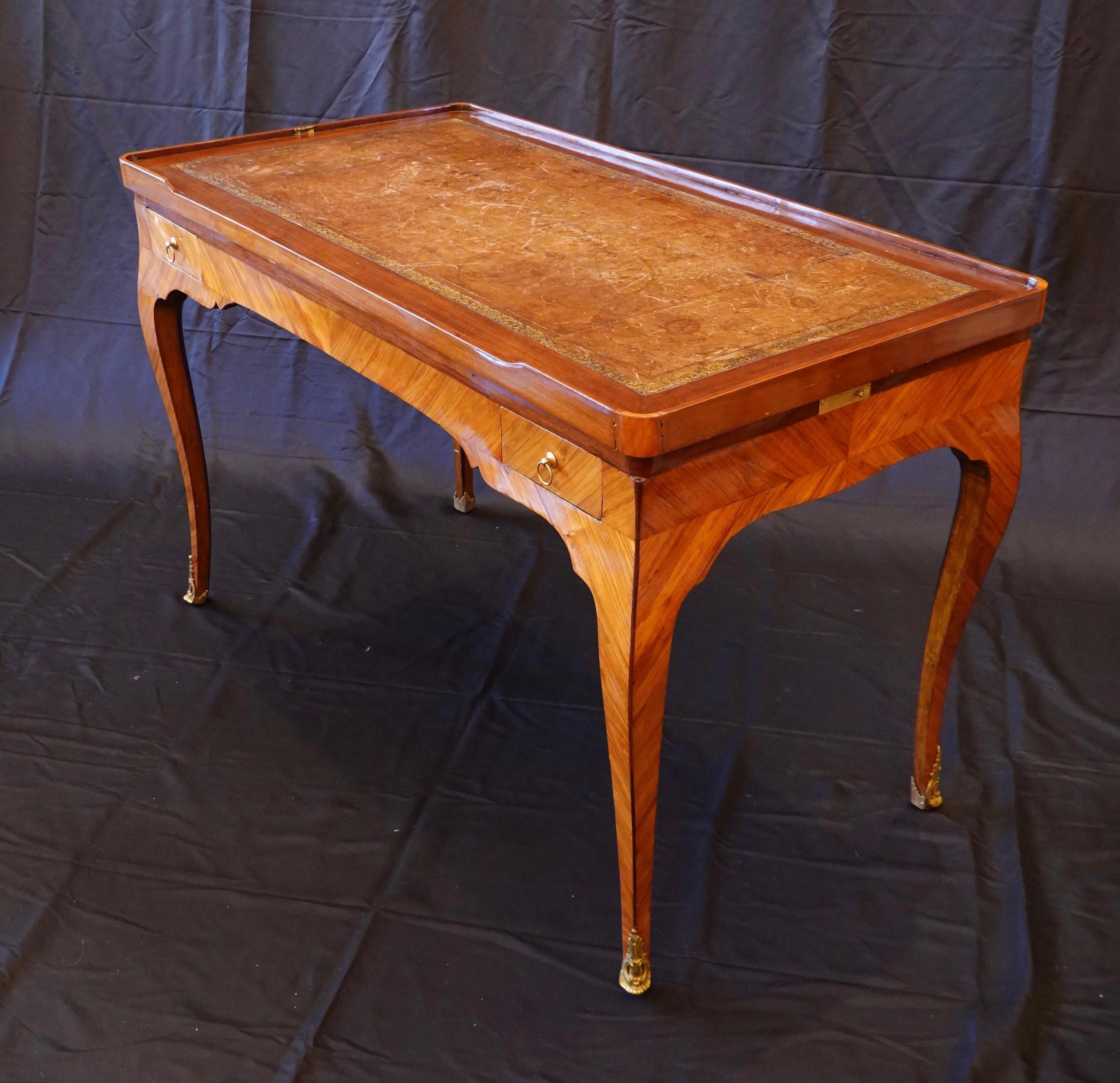 Mesa francesa Tric Trac o Backgammon de época Luis XV con el sello P. Roussel En relieve en venta