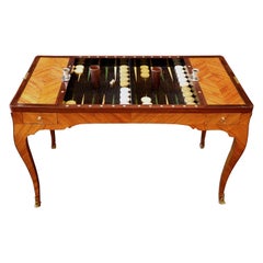 Table de backgammon d'époque Louis XV estampillée P. Roussel