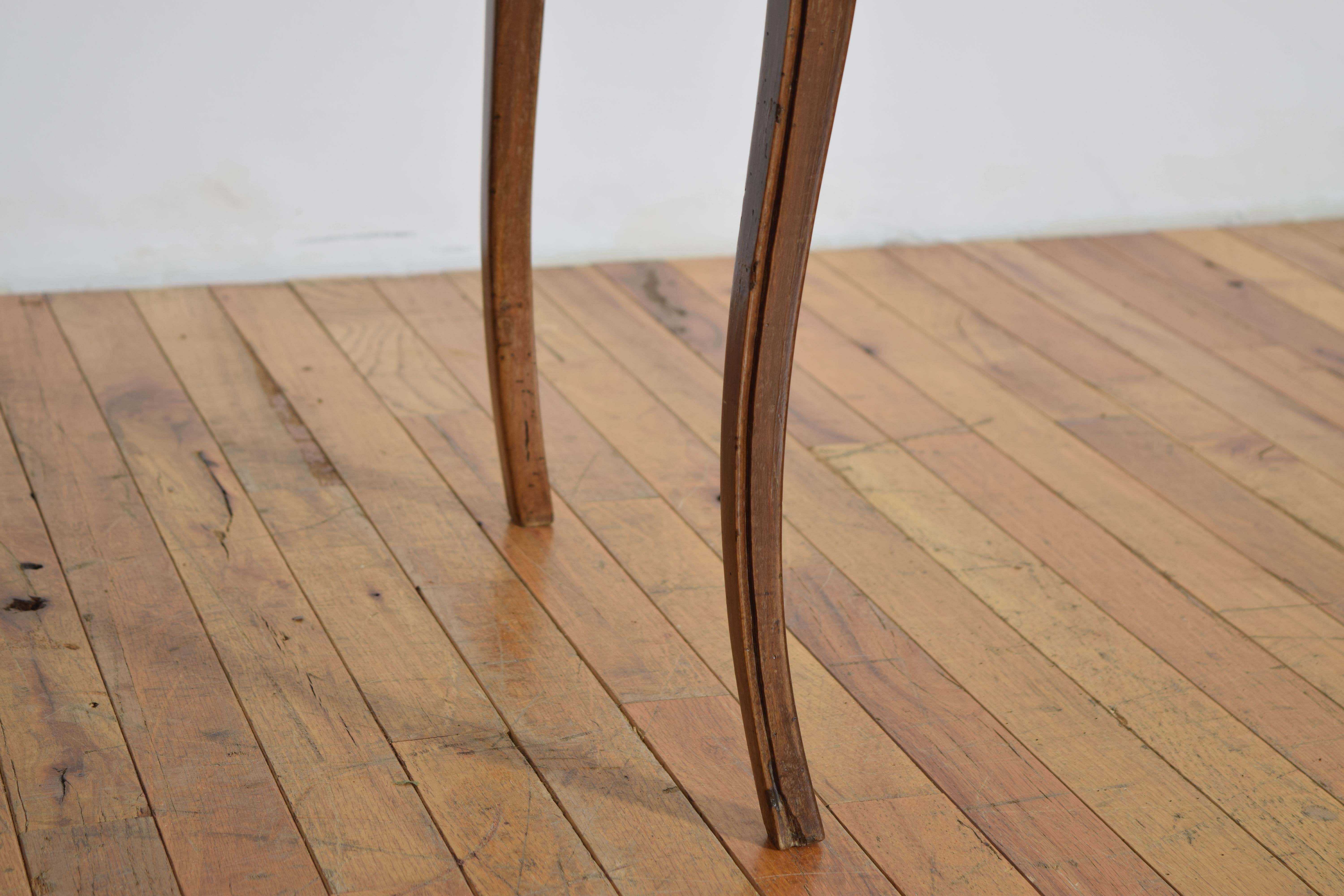 French Louis XV Period Walnut 1-Drawer Table, mid 18th century For Sale 6