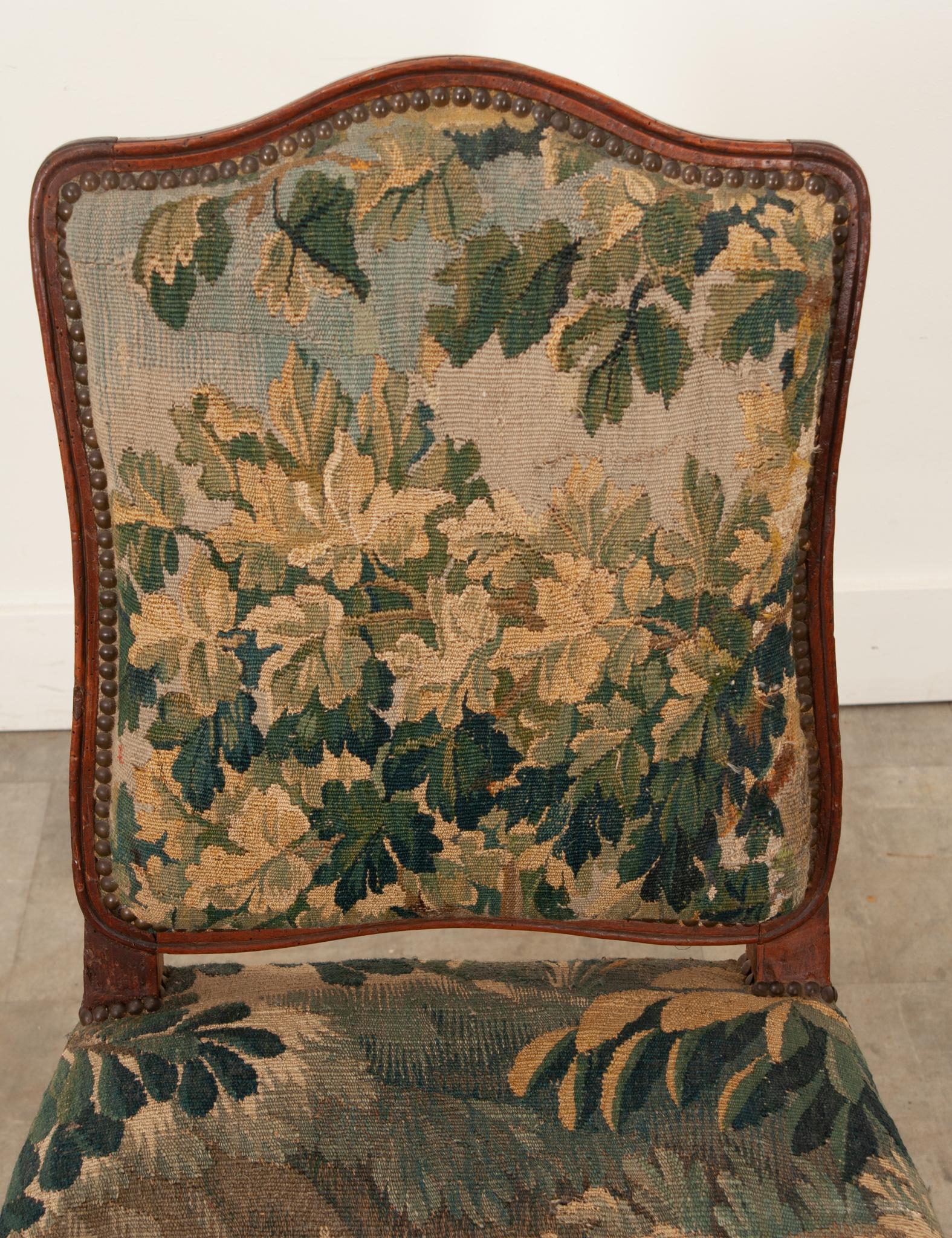 French Louis XV Period Walnut Chair with Original Tapestry In Good Condition In Baton Rouge, LA