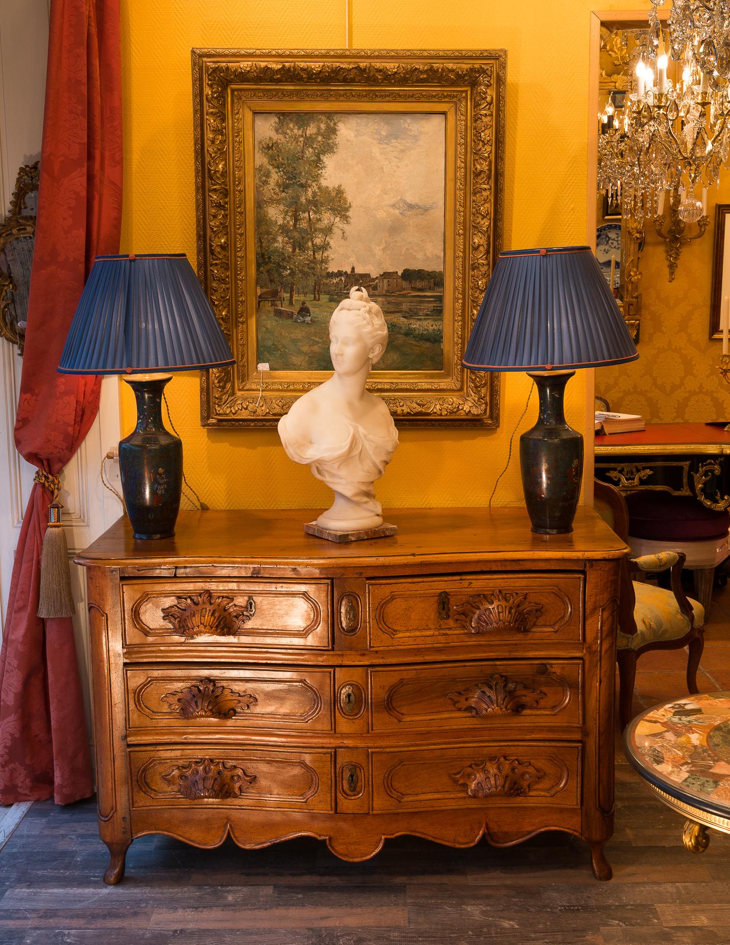 French Louis XV Period Walnut Hand-Carved Commode, circa 1750 For Sale 2