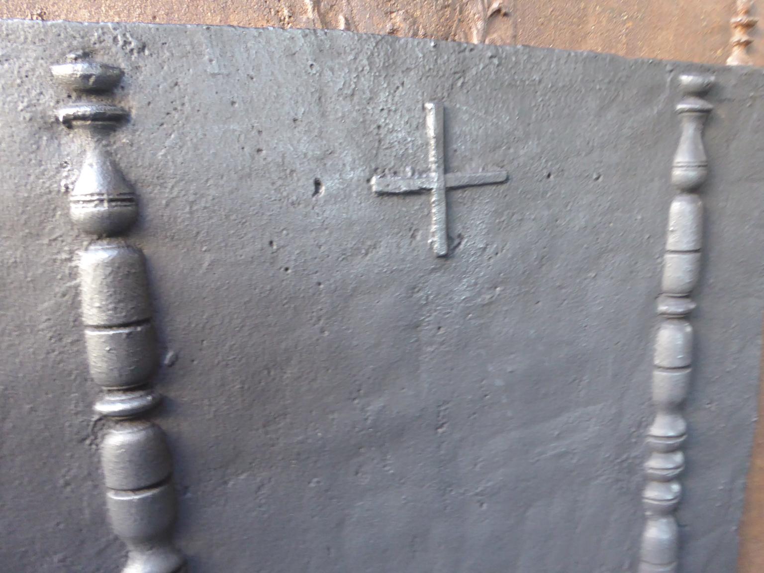 Ferro Parafuoco francese Luigi XV 'Colonne d'Ercole', 18° secolo in vendita