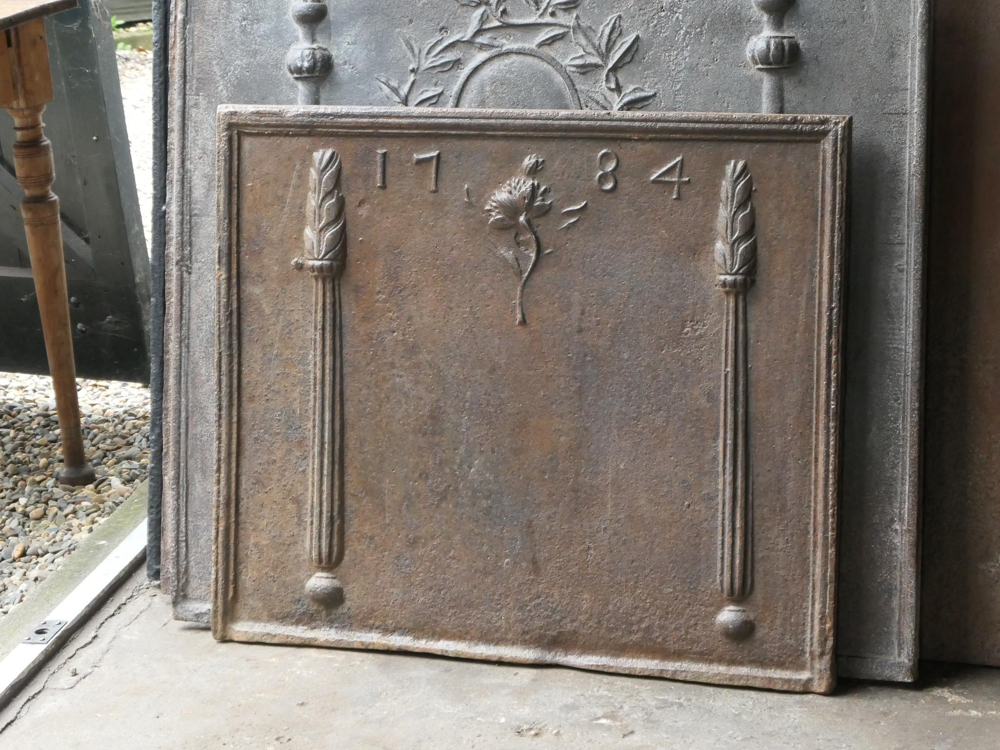French Louis XV 'Pillars with Decoration' Fireback, 18th Century In Good Condition In Amerongen, NL