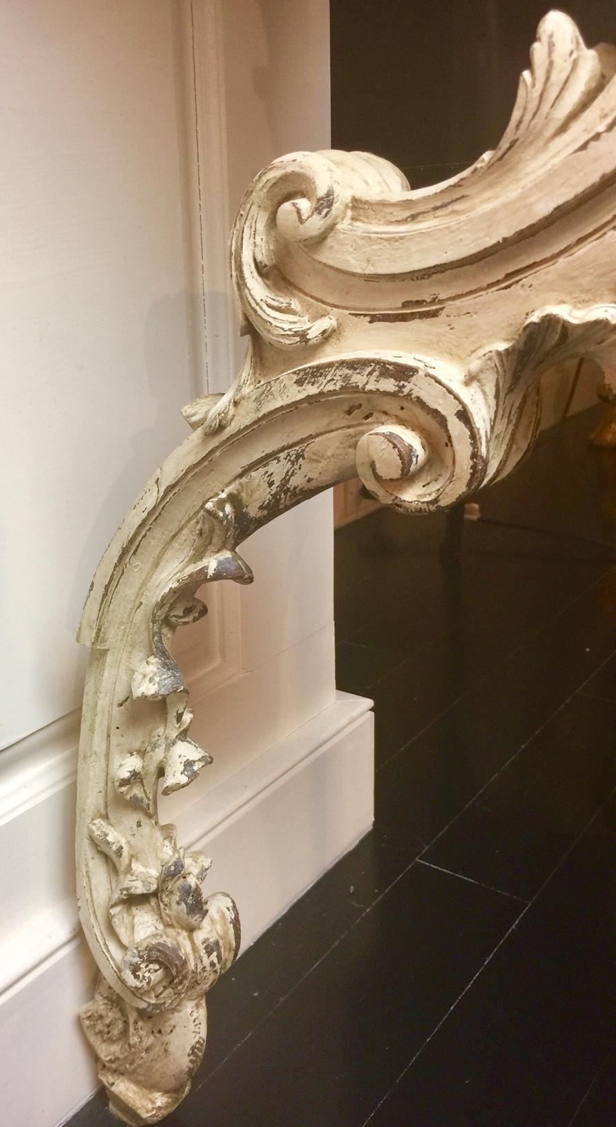 Mesa consola francesa estilo provenzal Luis XV, siglo XIX, con tapa de mármol en venta 5