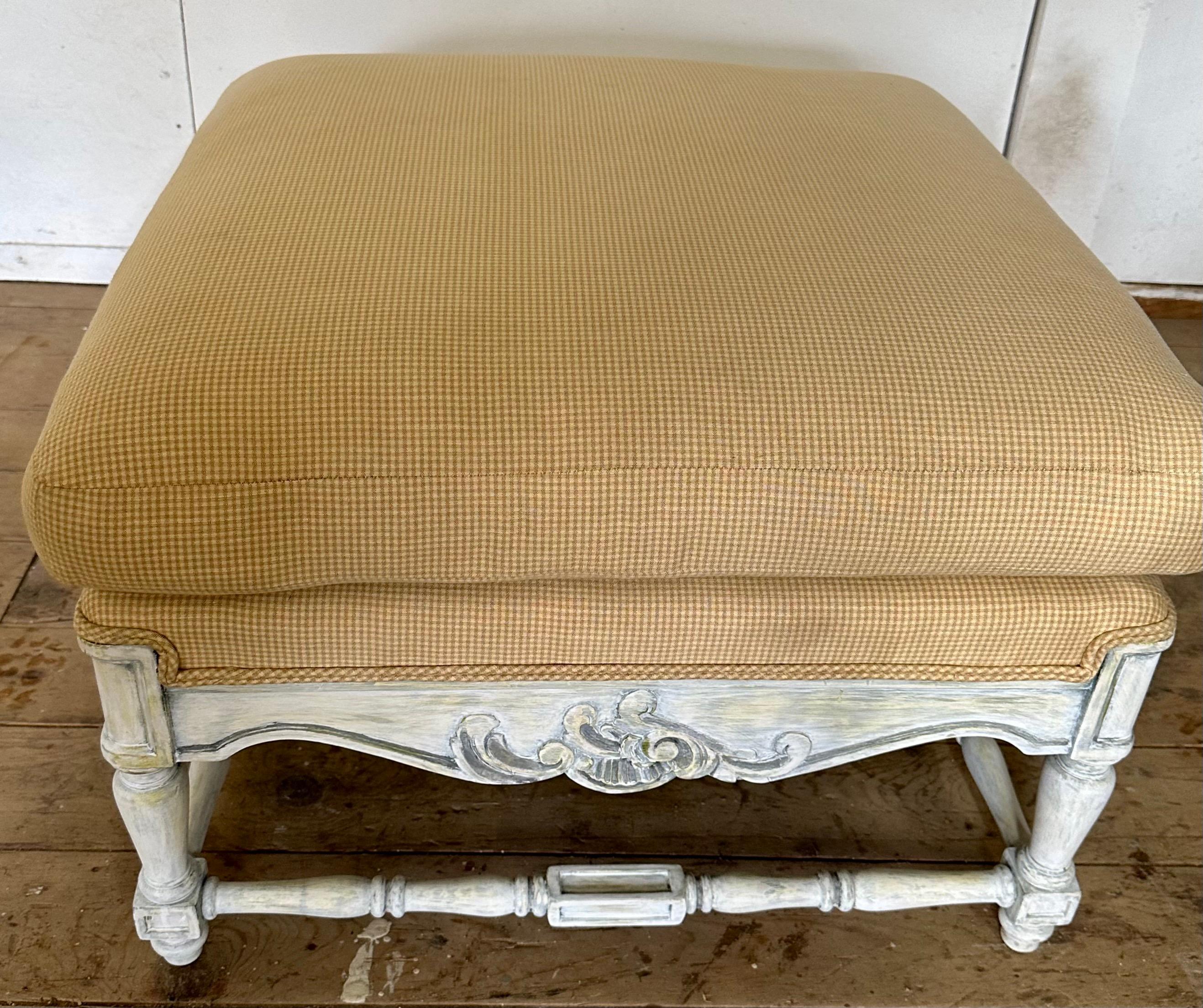 Französische Louis XV Provincial Stil Bergere Lounge Stuhl und Ottoman im Angebot 5