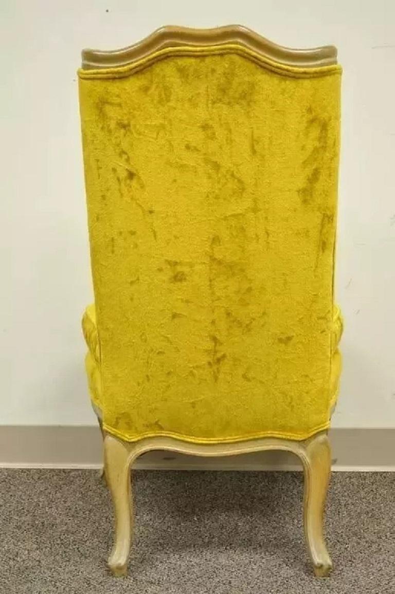 French Louis XV Provincial Style Yellow Boudoir Curved Back Gold Slipper Chair For Sale 2