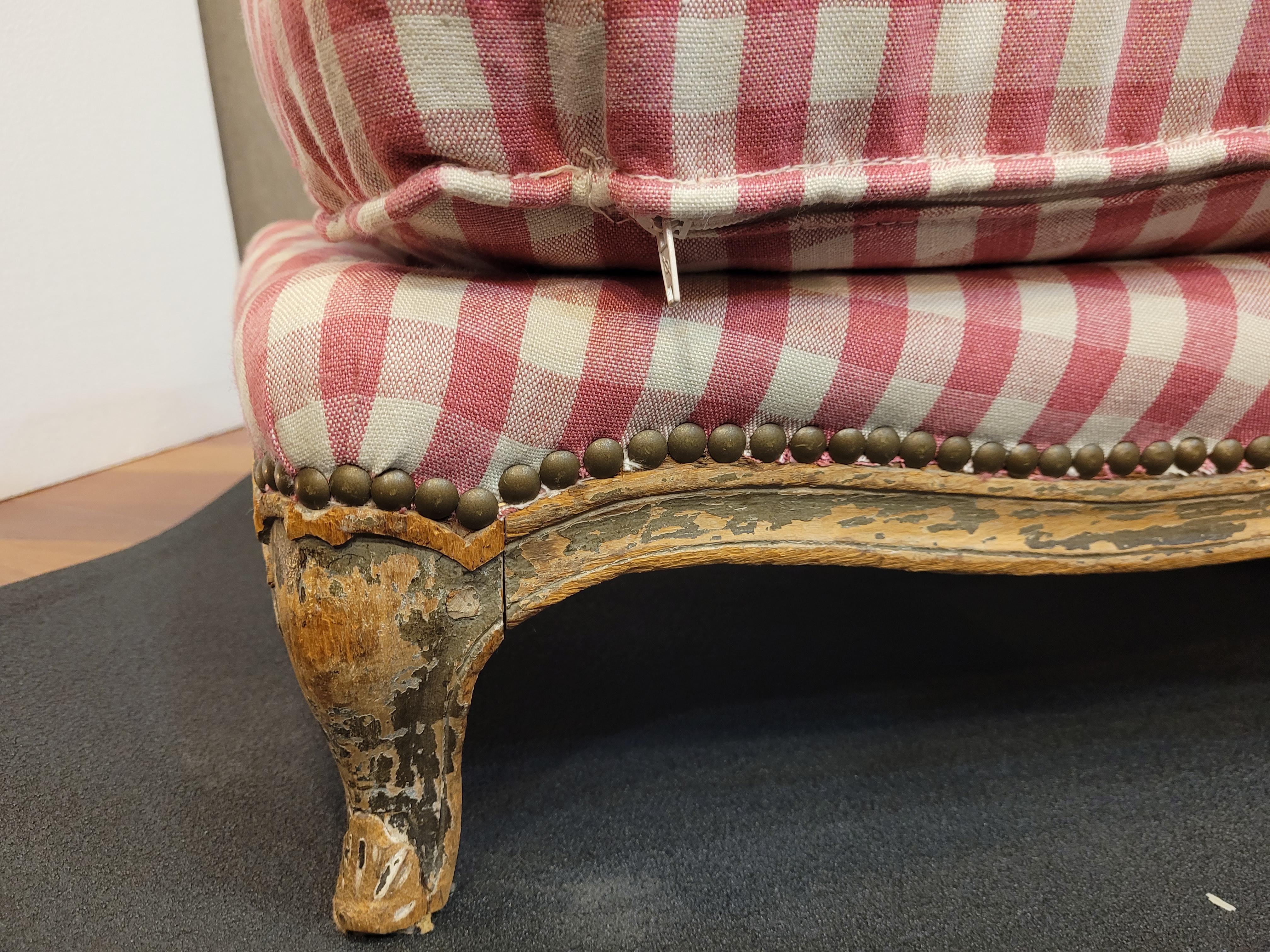 French Louis XV Red Checkered Fabric and Carved Wood Bench, Stool 8