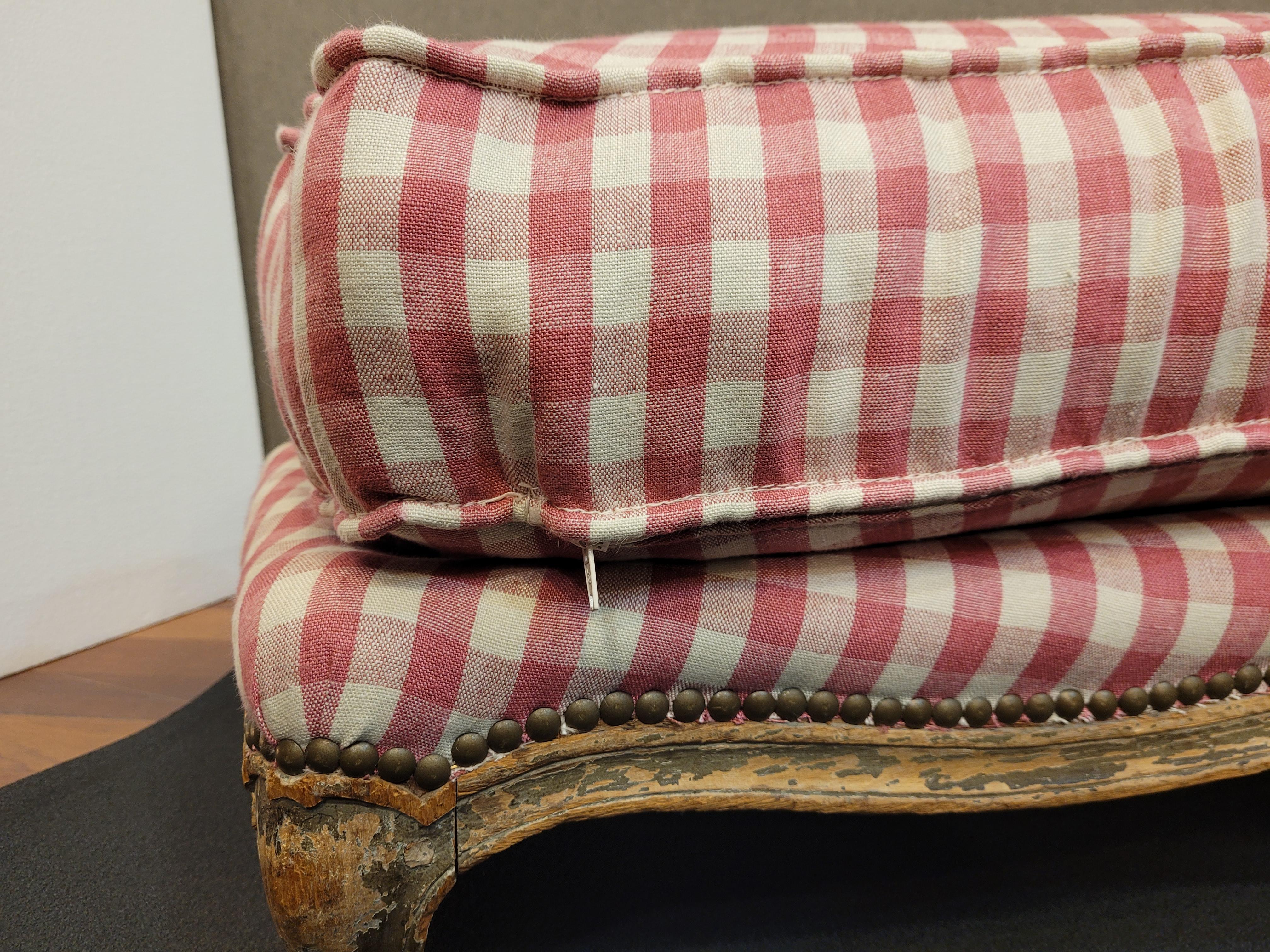 French Louis XV Red Checkered Fabric and Carved Wood Bench, Stool 9