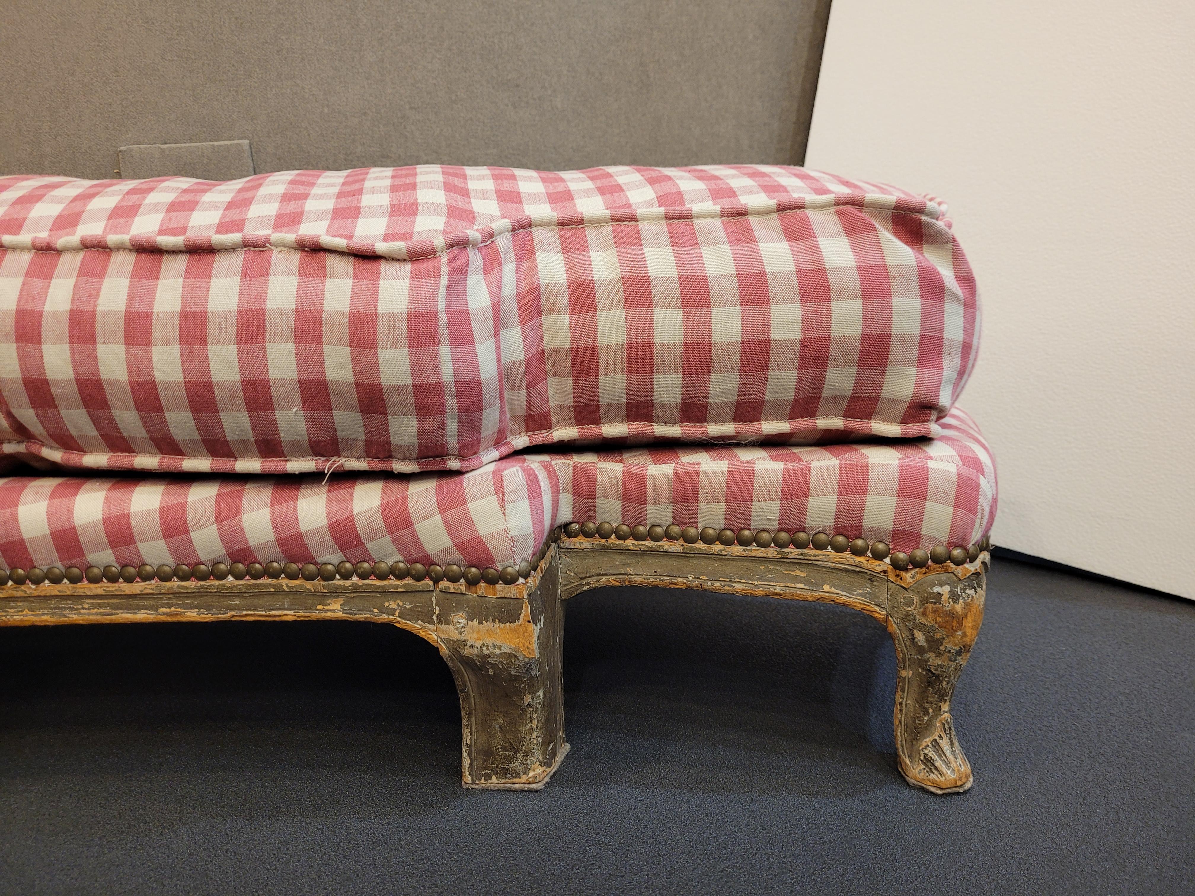 French Louis XV Red Checkered Fabric and Carved Wood Bench, Stool 10