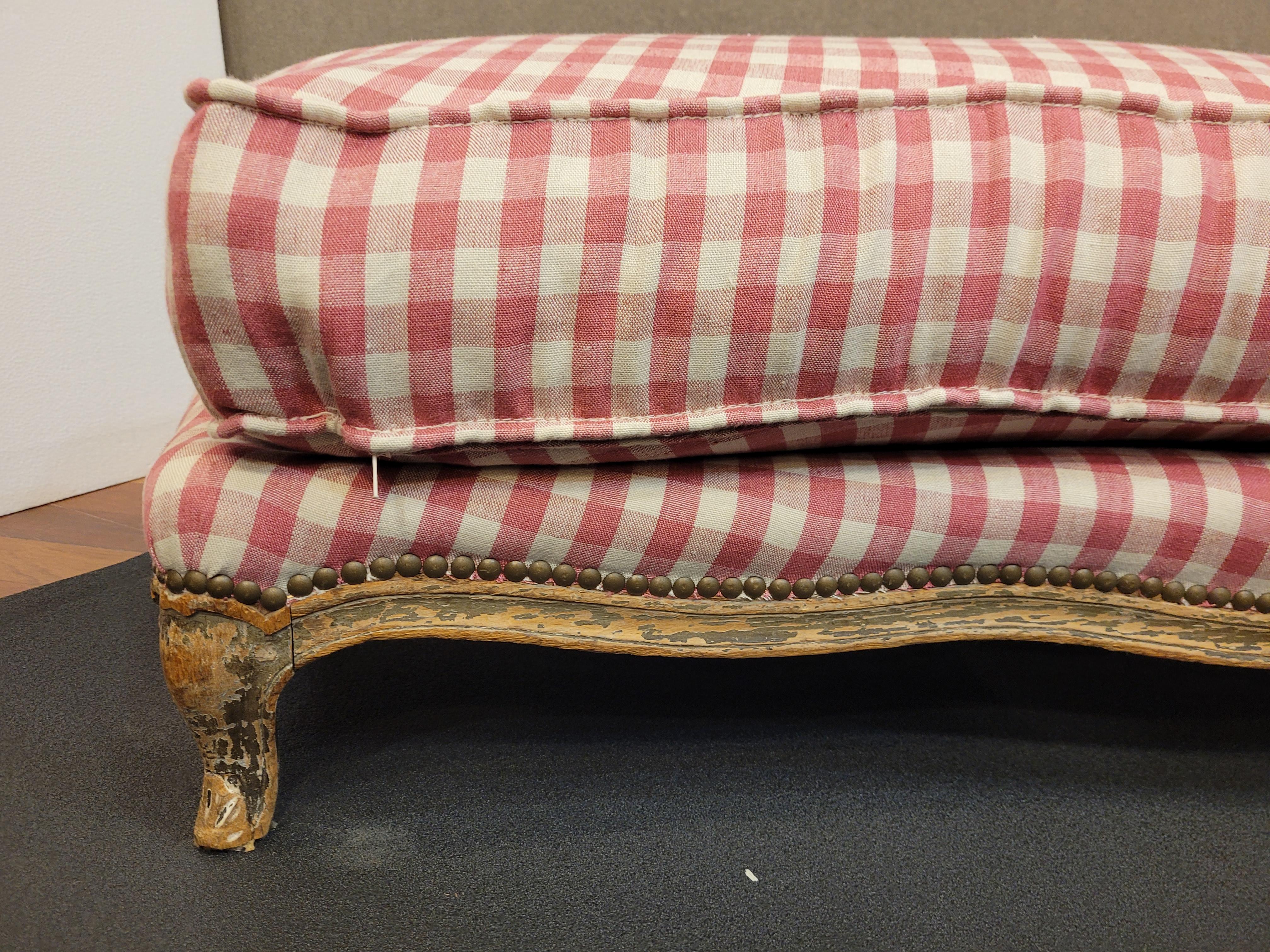 French Louis XV Red Checkered Fabric and Carved Wood Bench, Stool 4