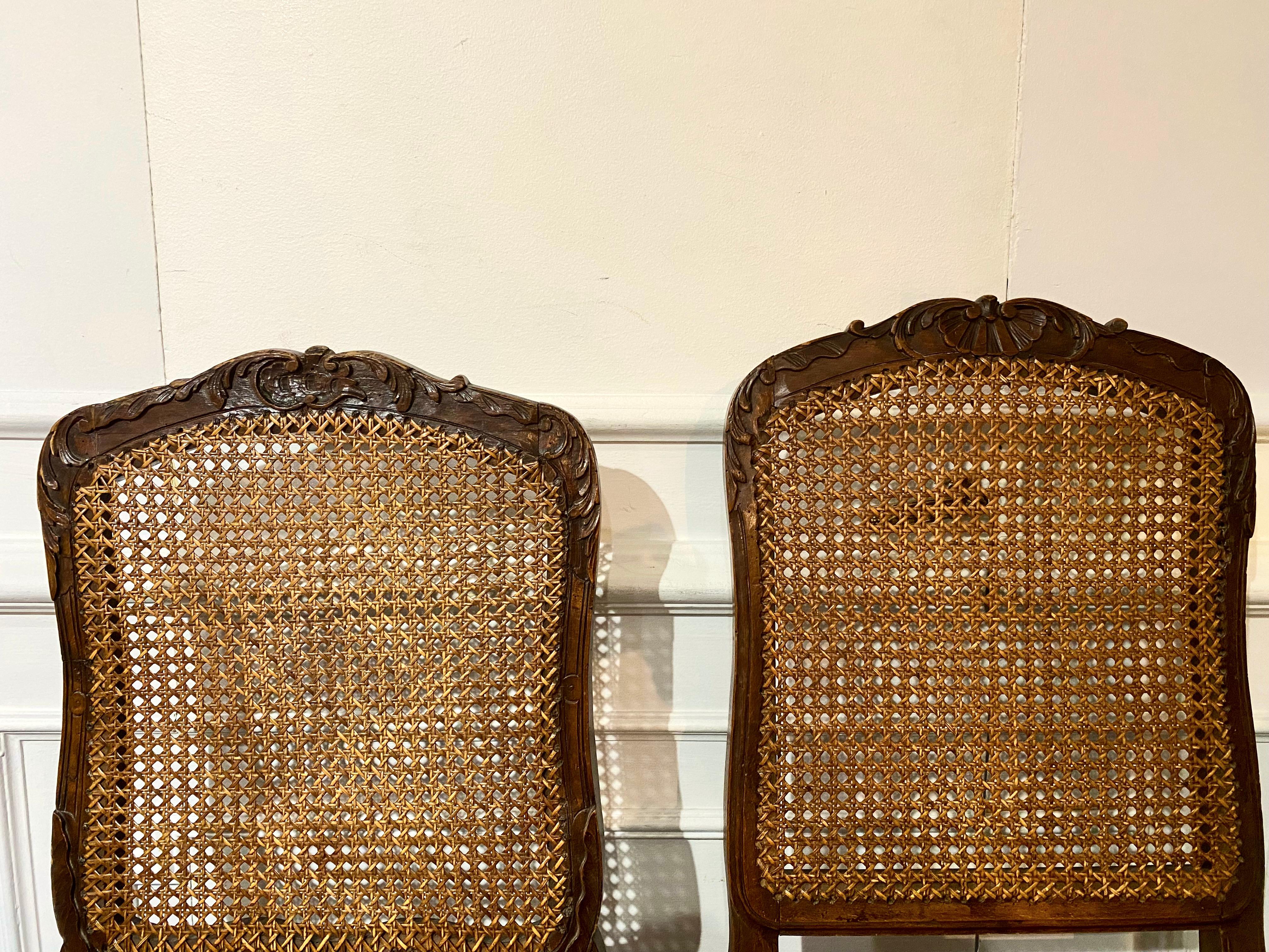 French, Louis XV Régence Caned Chairs, 18th Century, Two Similar For Sale 12