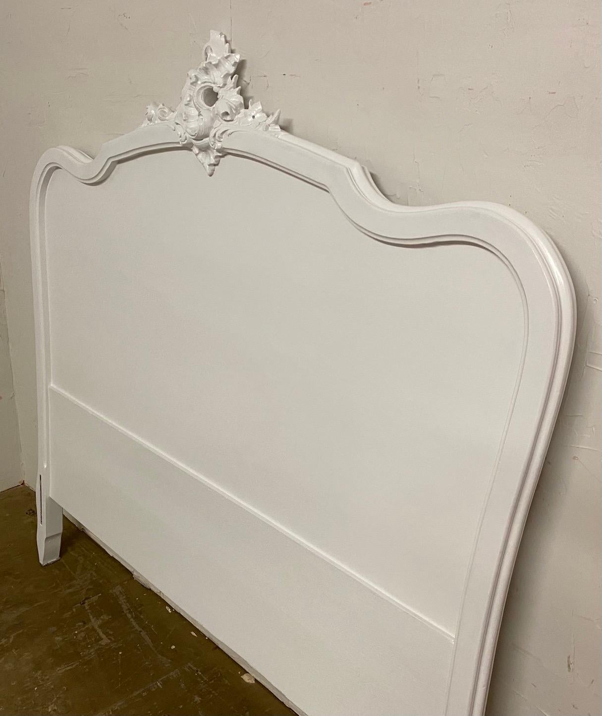 Hand-Painted French Louis XV Rococo Style Painted Bed For Sale