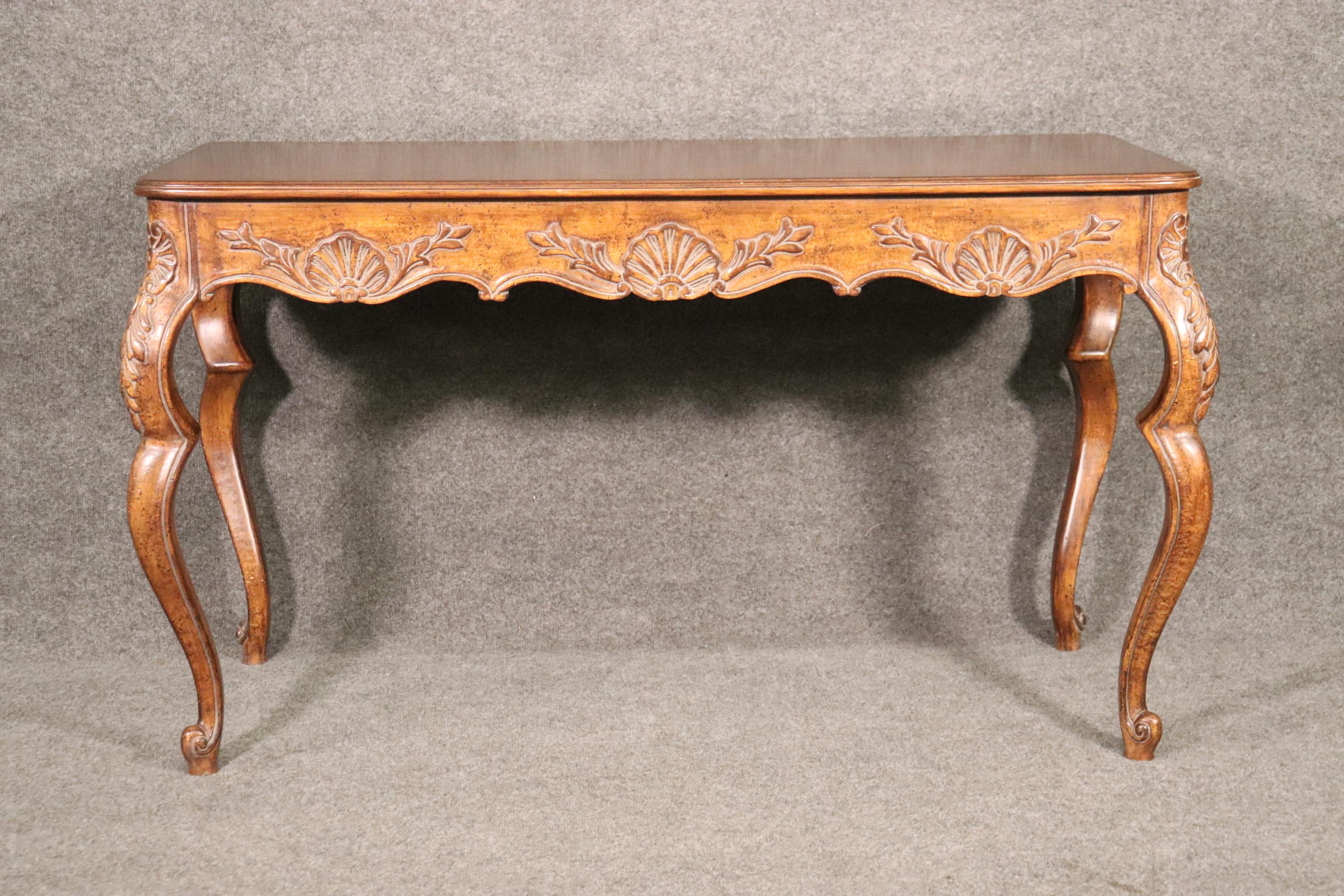Mid-20th Century French Louis XV Rococo Style Walnut Writing Desk Table Circa 1960s For Sale