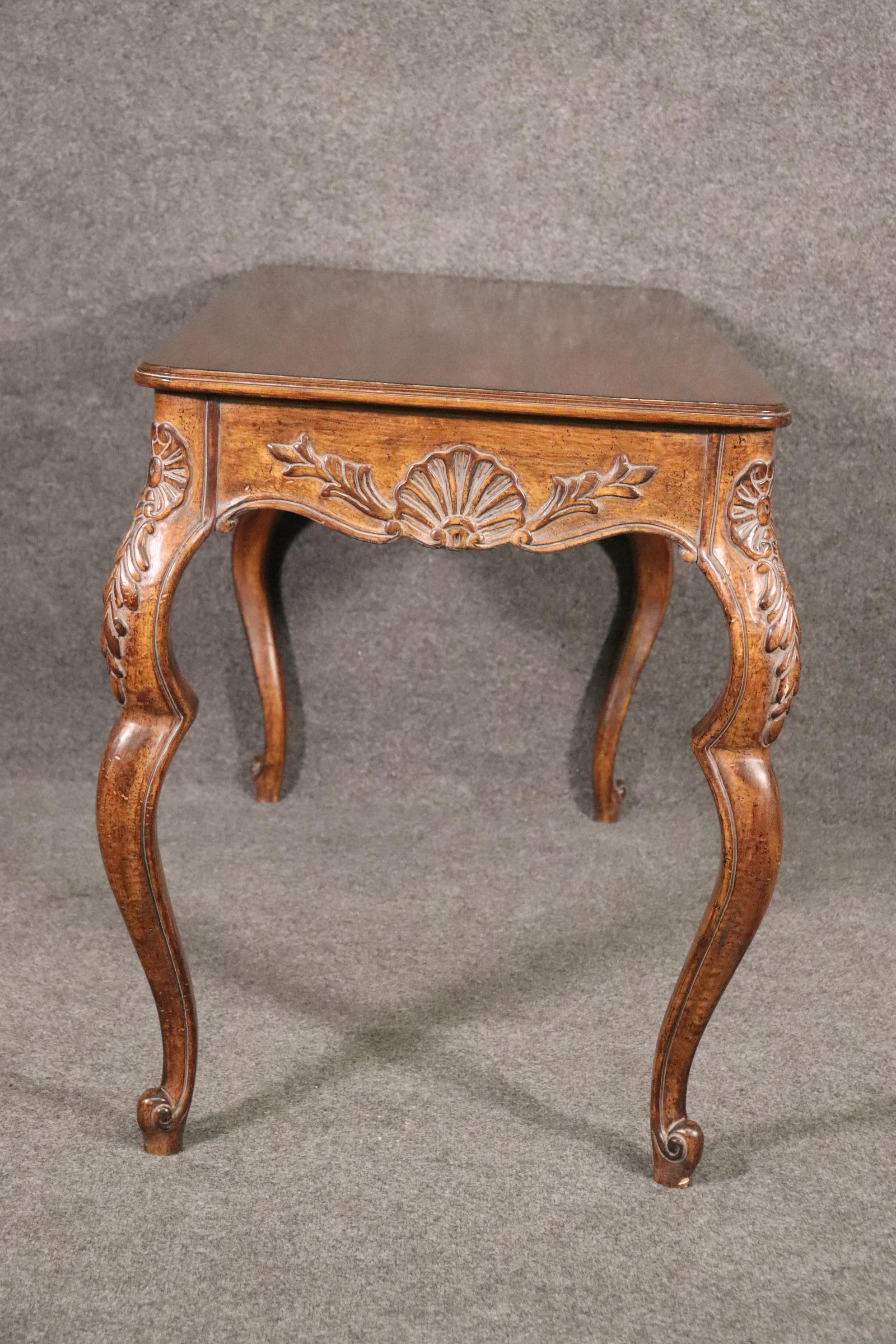 French Louis XV Rococo Style Walnut Writing Desk Table Circa 1960s  For Sale 1