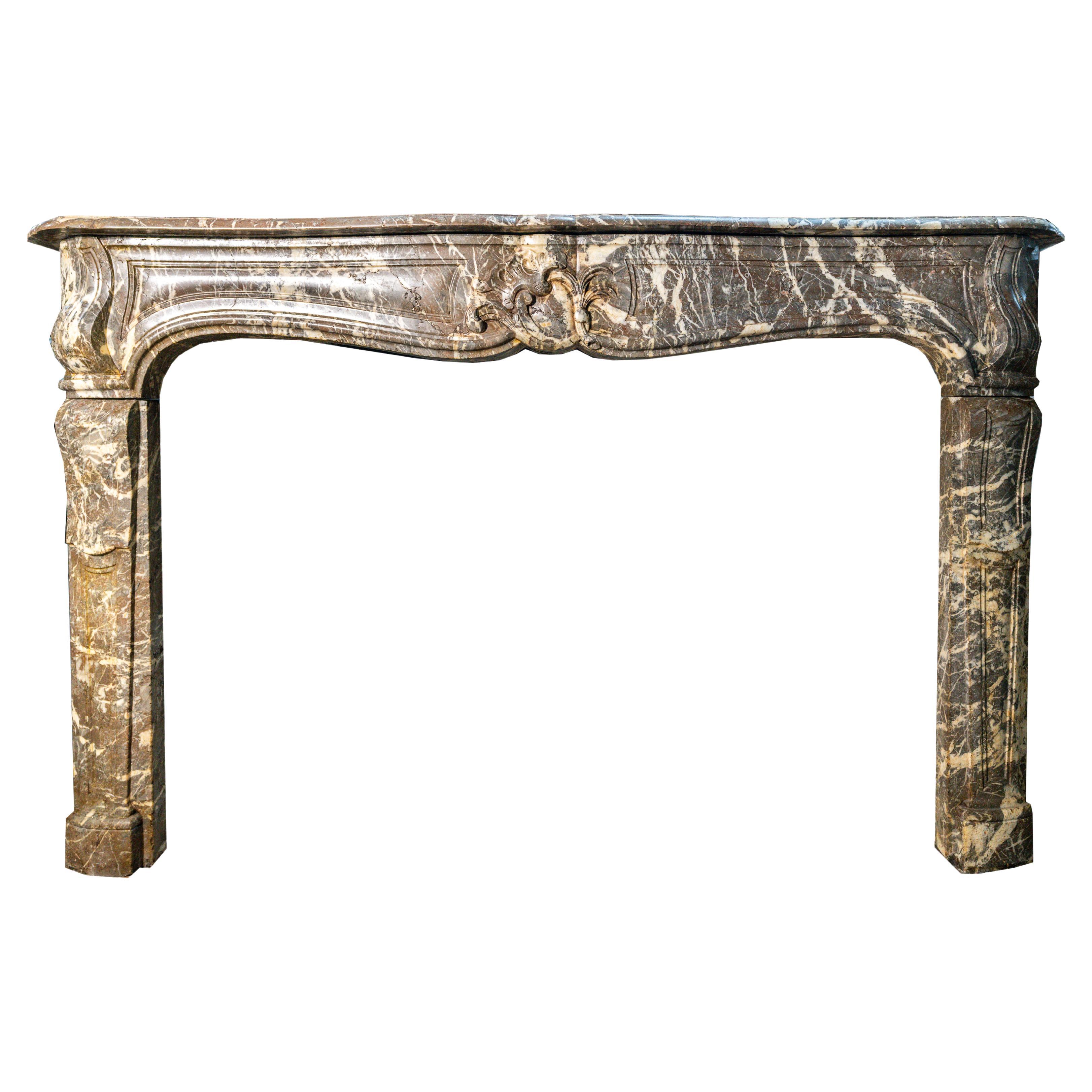 Cheminée en marbre rouge Louis XV
