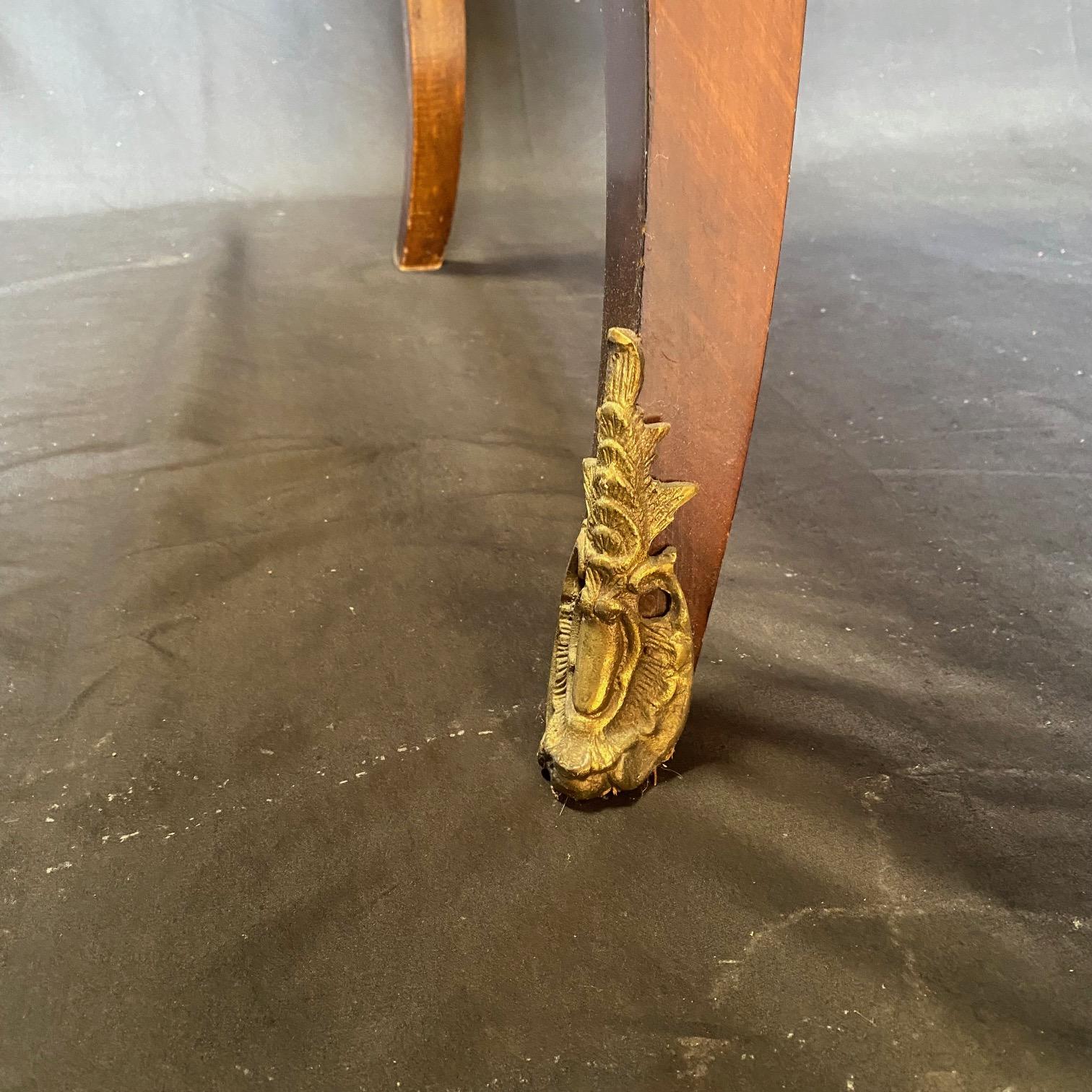French Louis XV Satinwood and Mahogany Bureau Plat Leather Top Writing Desk For Sale 1