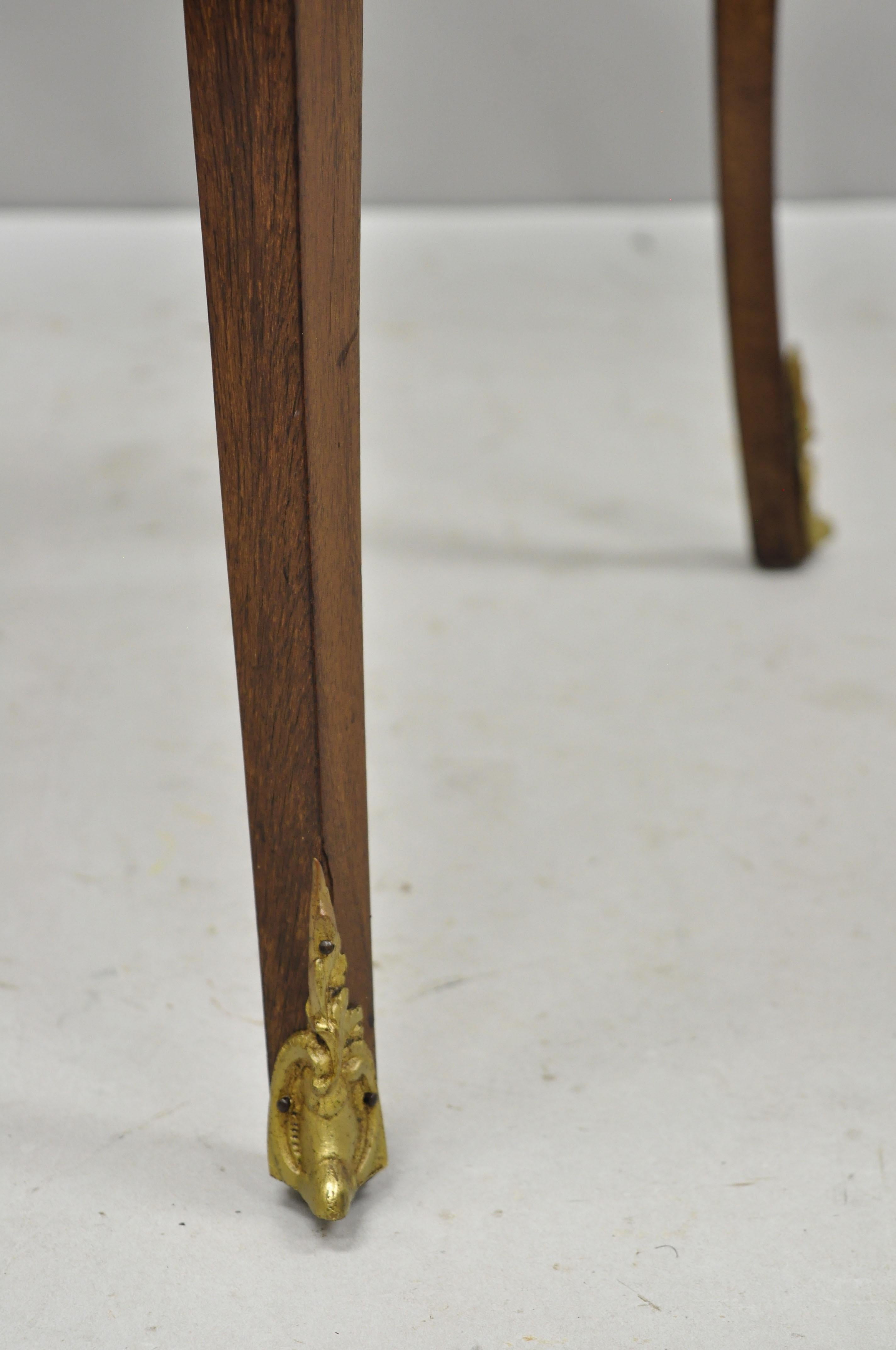 Table d'appoint française Louis XV à trois abattants en bois de citronnier incrusté avec bronze doré en vente 4